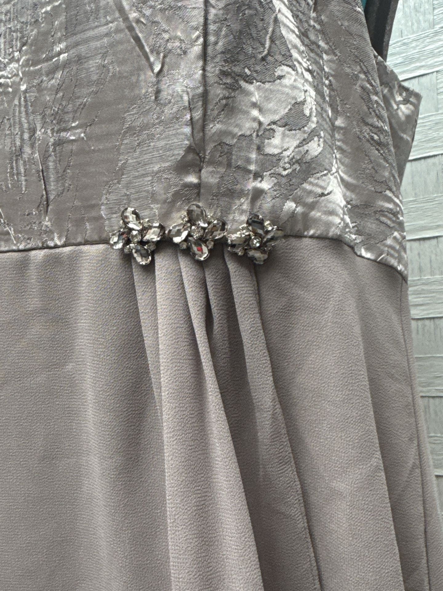 Le Bos Dress Size 16 Grey Chiffon Rhinestone Formal 3