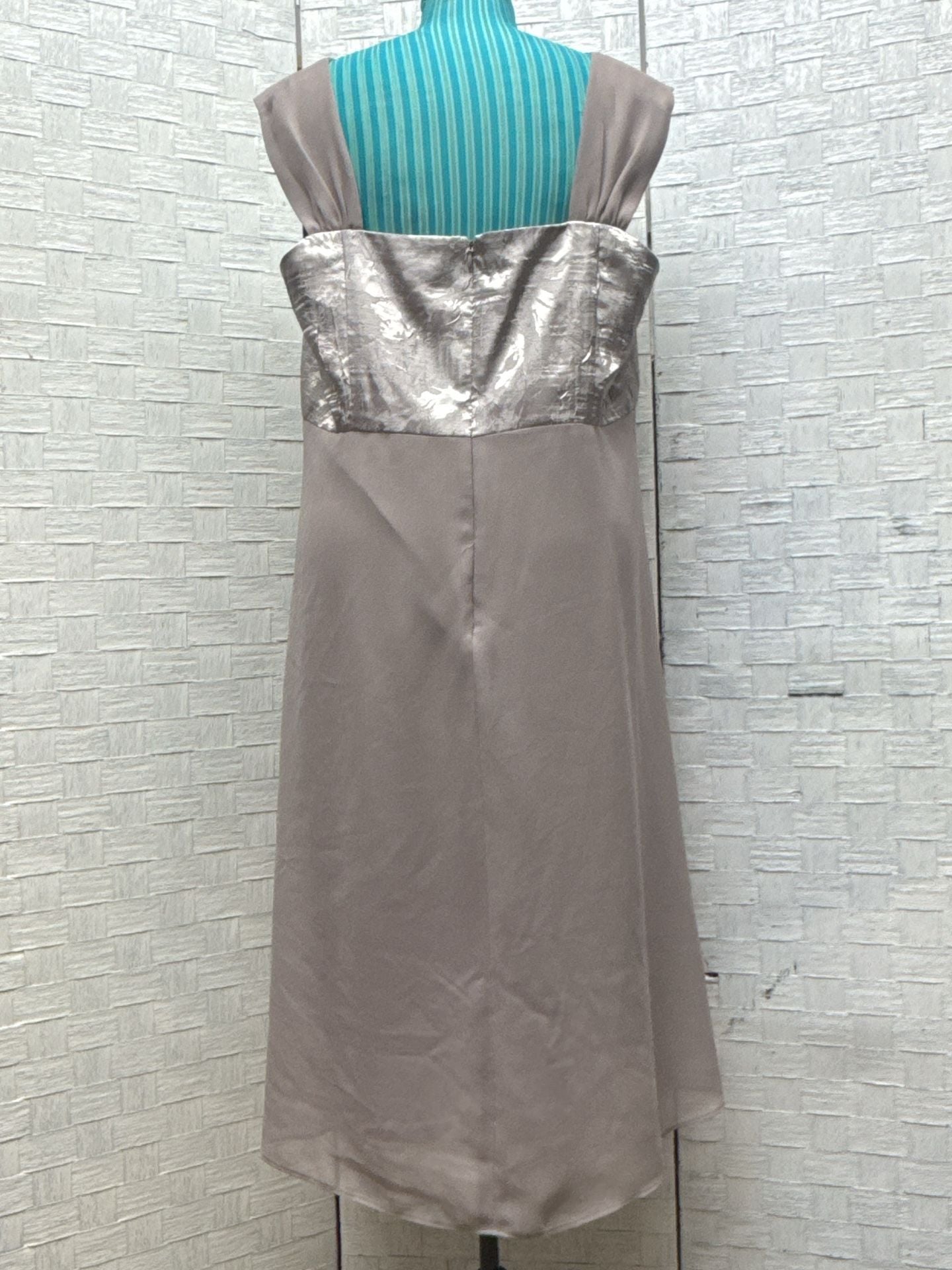 Le Bos Dress Size 16 Grey Chiffon Rhinestone Formal 4