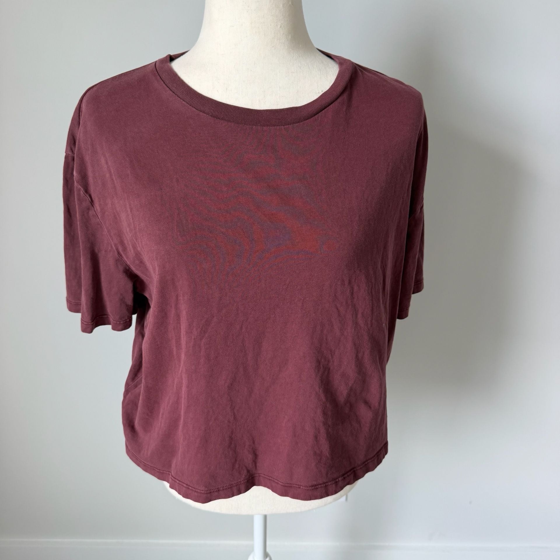 Academy Women T-Shirt Size L Burgundy Cotton Short Sleeve Relaxed Crop Top 2