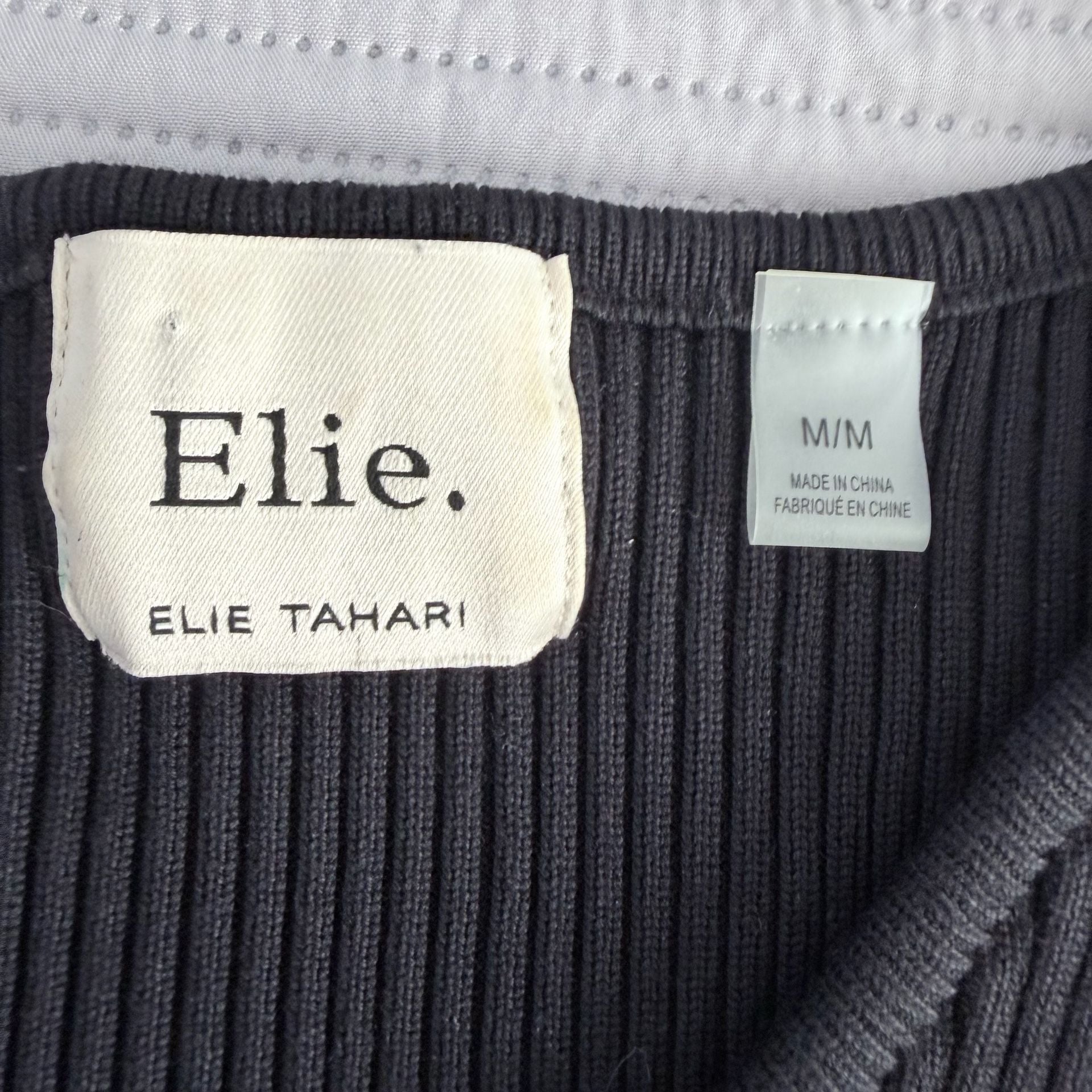 Elie Elie Tahari Ribbed V-Neck Sweater Size M Black 7
