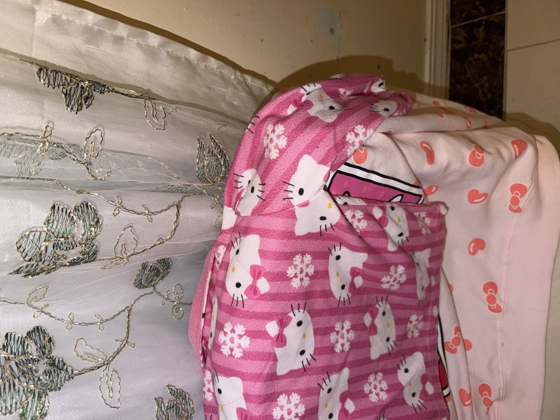 Sanrio Hello Kitty Fleece Pajama Set Size 3/T Pink Snowflakes 2013!! 12
