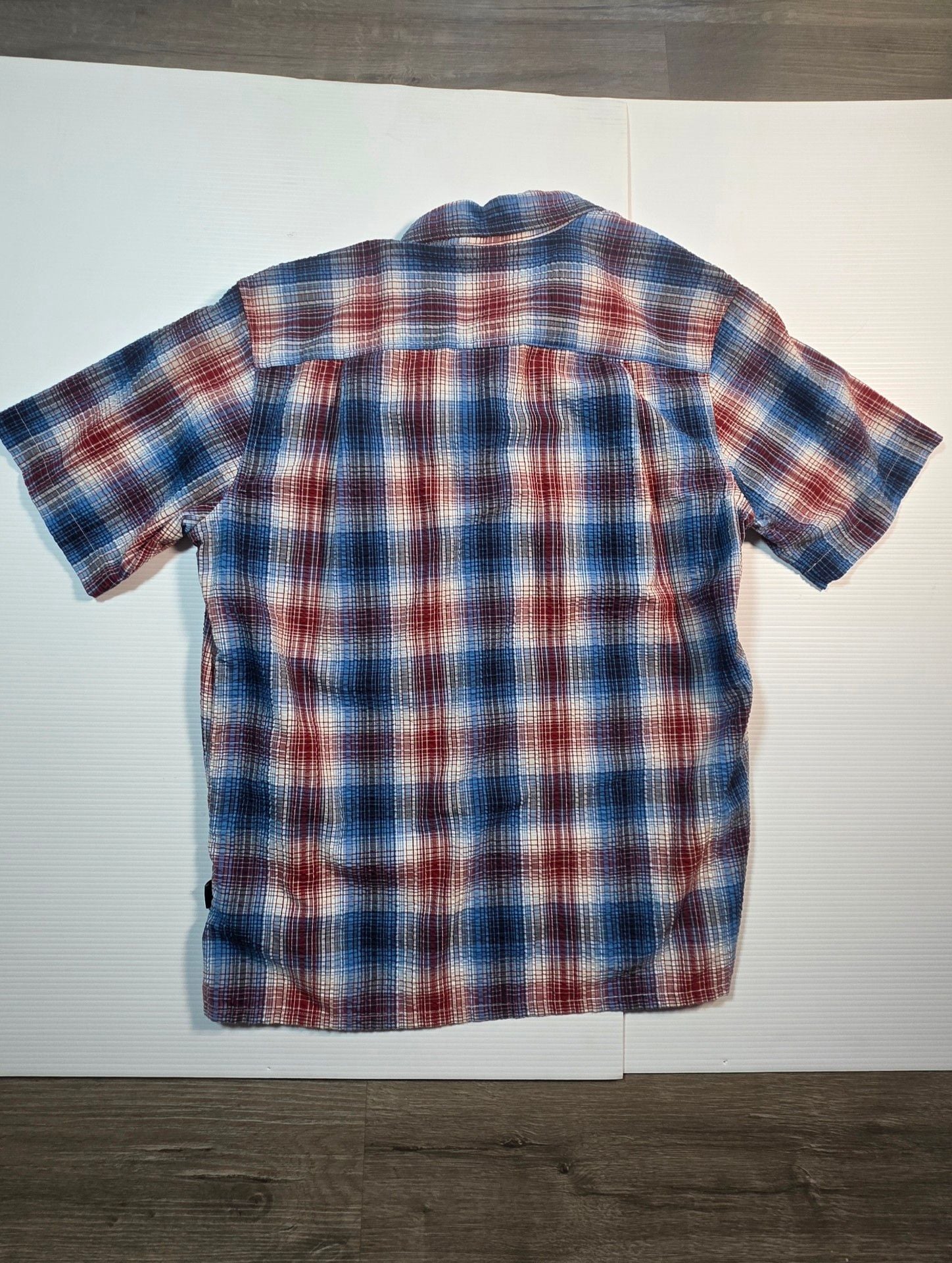 Patagonia Plaid Short Sleeve Shirt Size M Red Blue Button Down 7