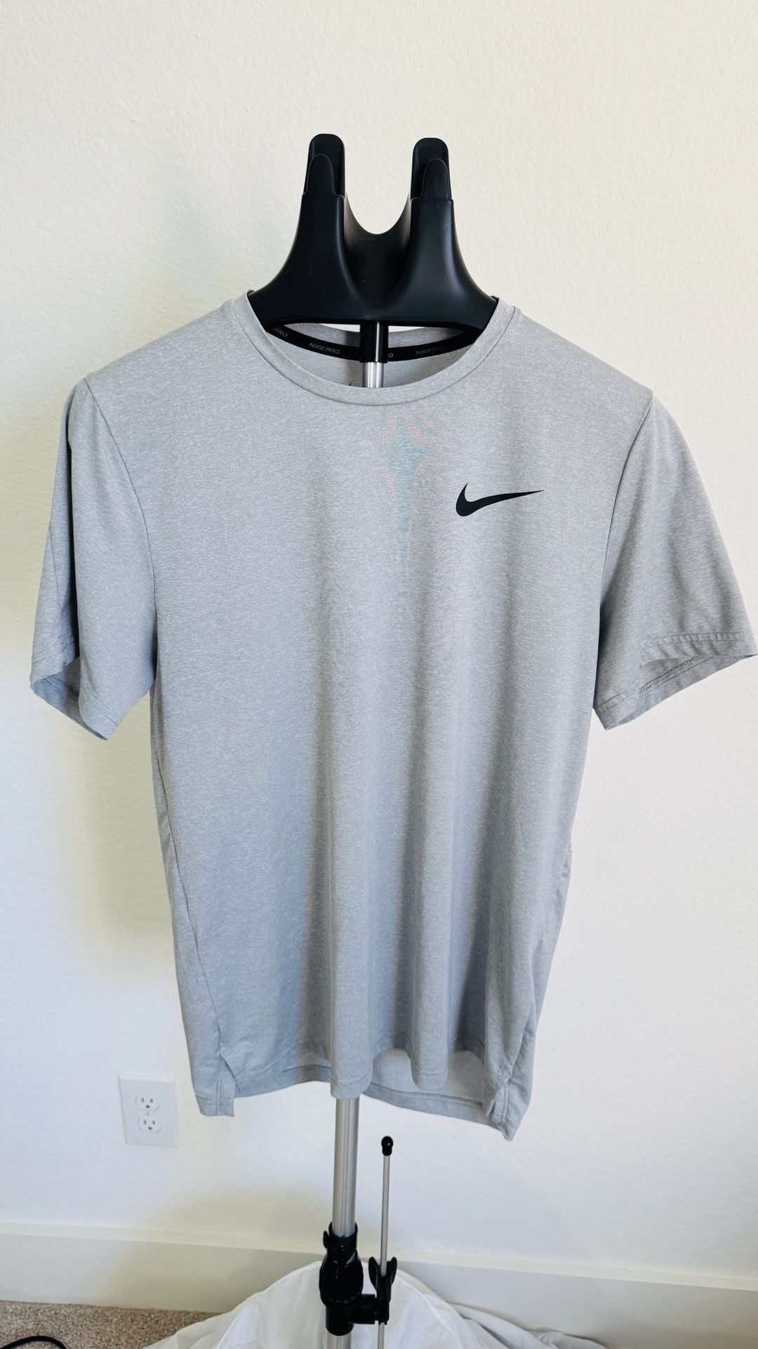 Nike Pro Dri-FIT T-Shirt Size S Gray Short Sleeve Athletic 2