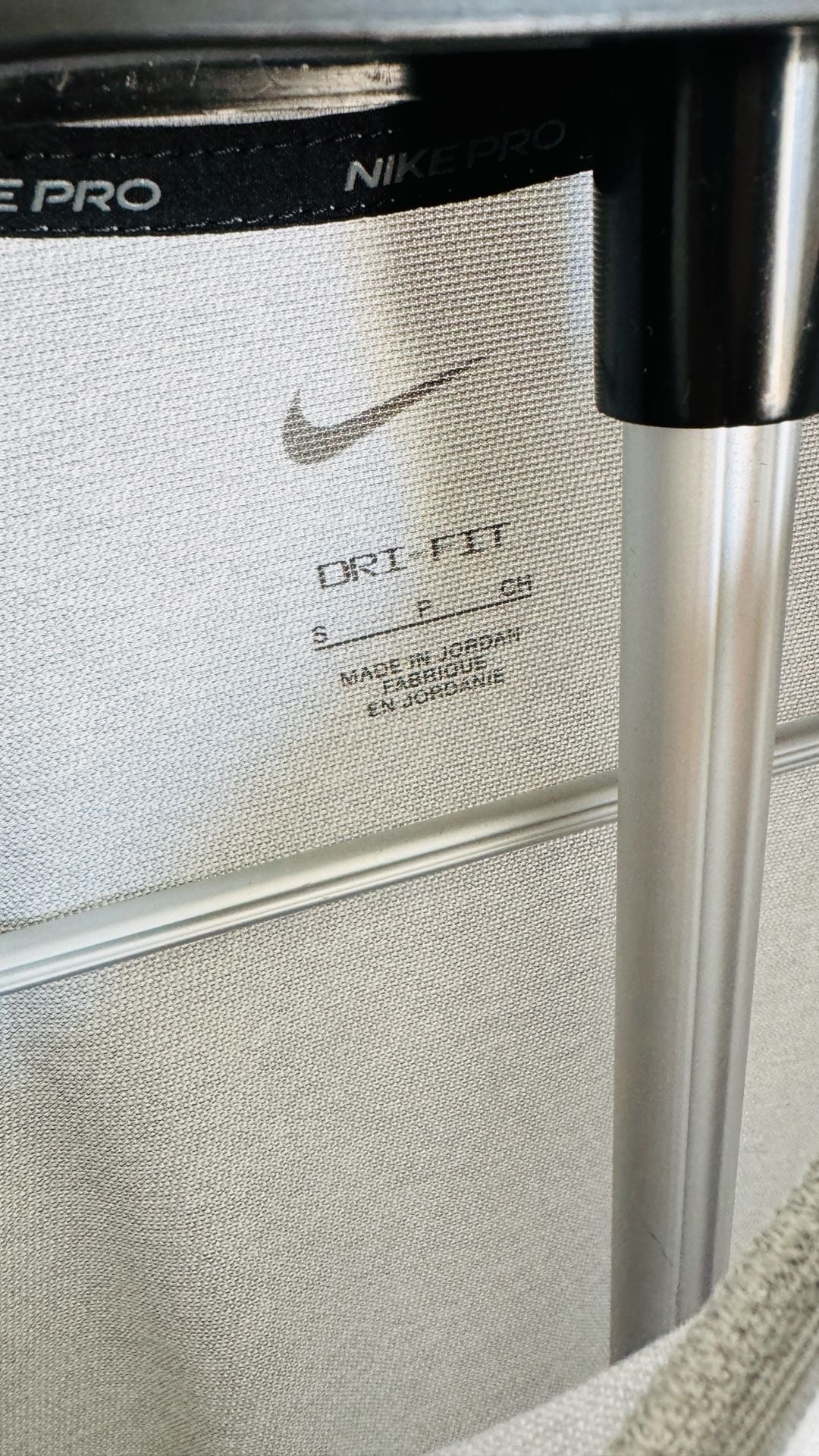 Nike Pro Dri-FIT T-Shirt Size S Gray Short Sleeve Athletic 3