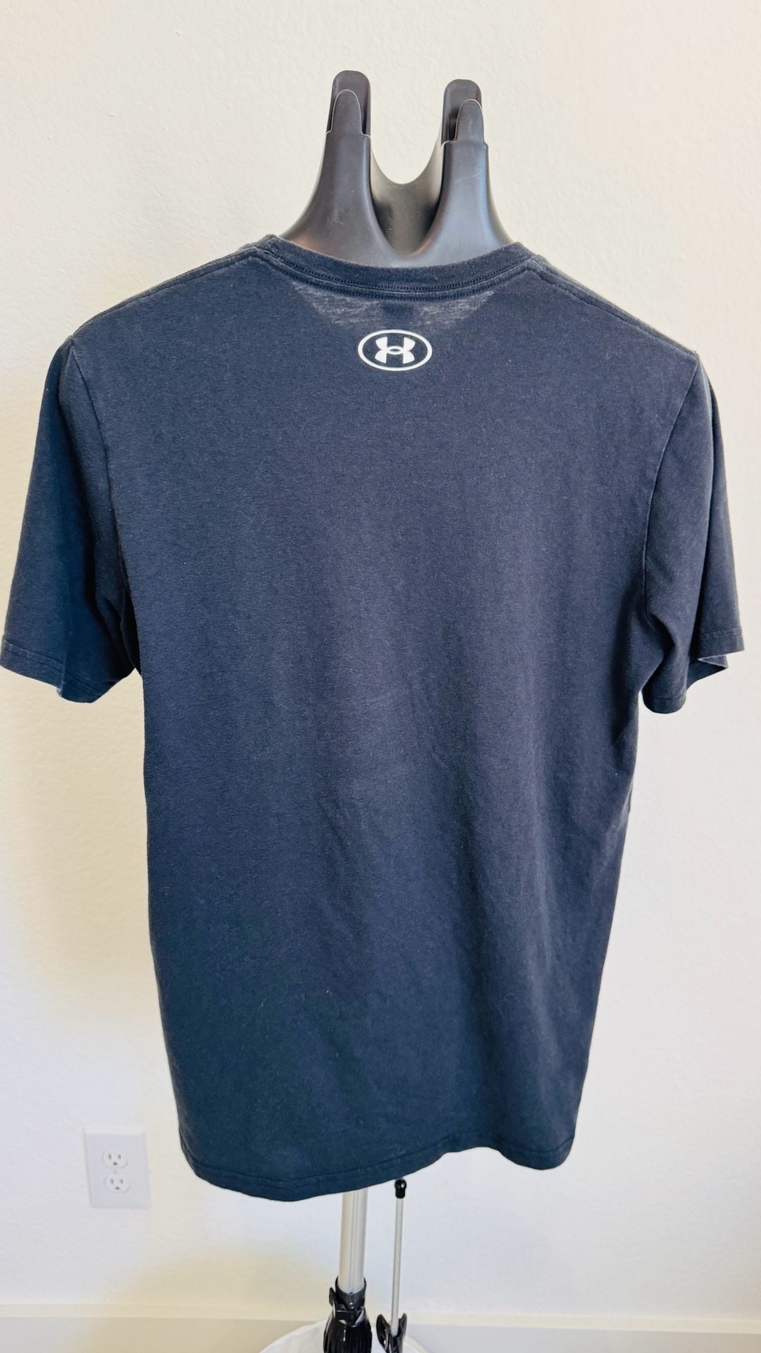 Under Armour Orlando Florida T-Shirt Size MD Black Pink Logo HeatGear 4