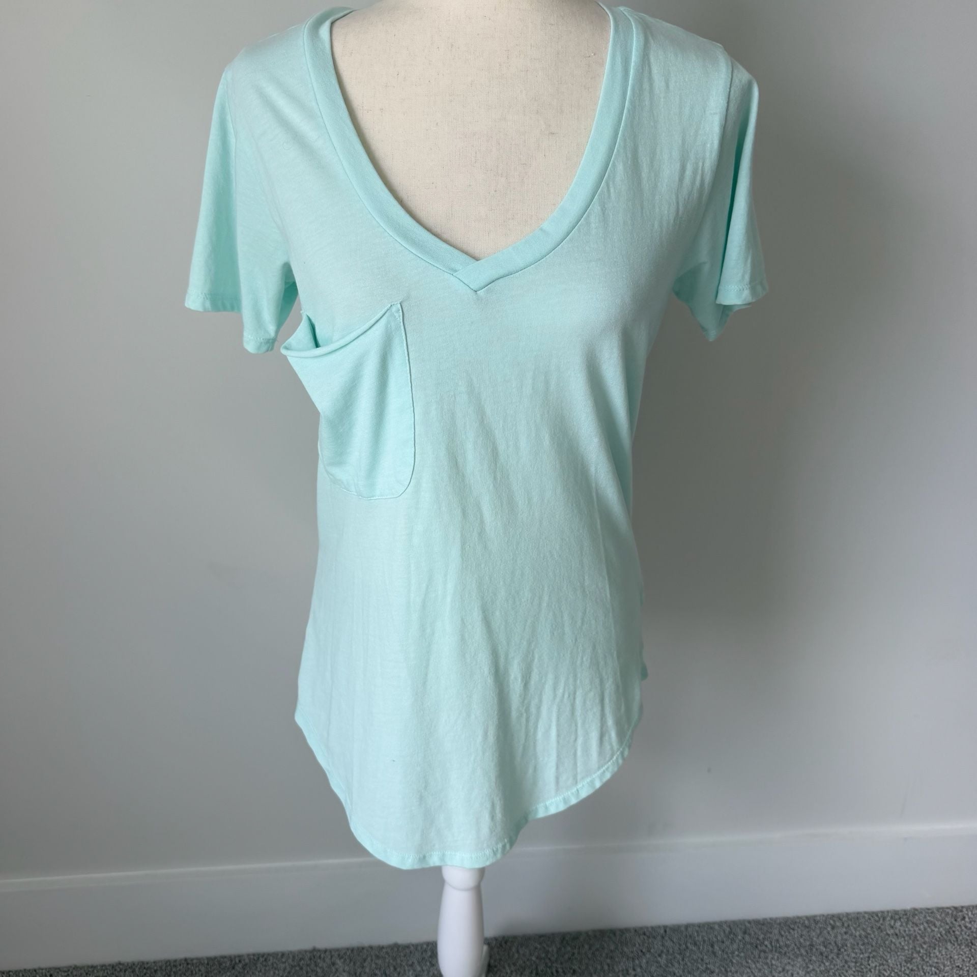 Z Supply Pocket T-Shirt Size S Mint Green V-Neck Scoop Hem 2