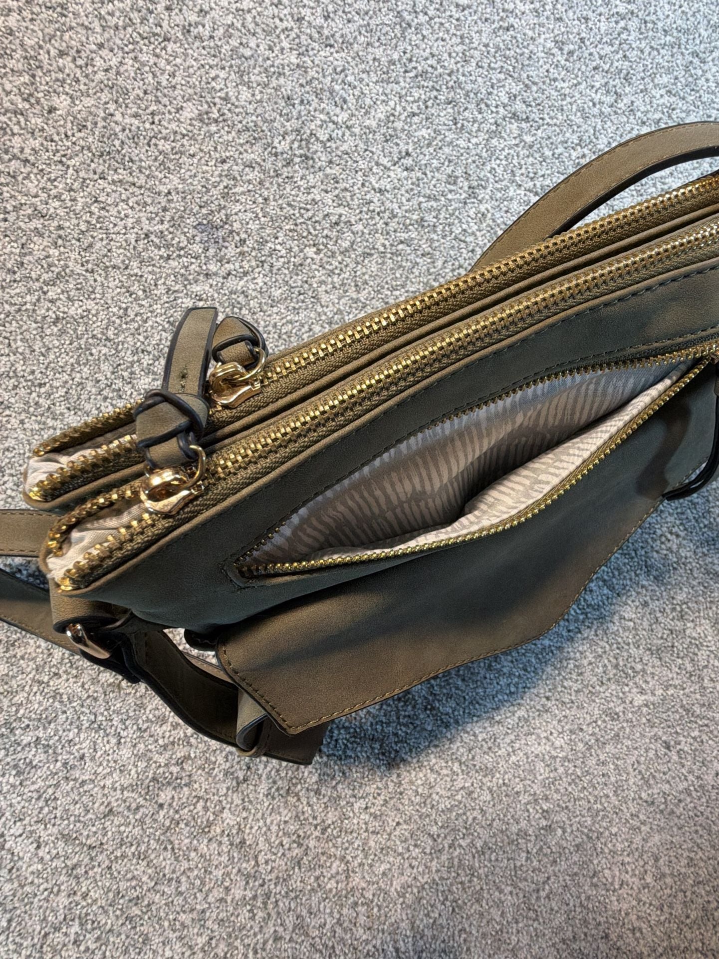 Crossbody Bag Olive Green Faux Suede Multi Pocket Adj. shoulder strap 5