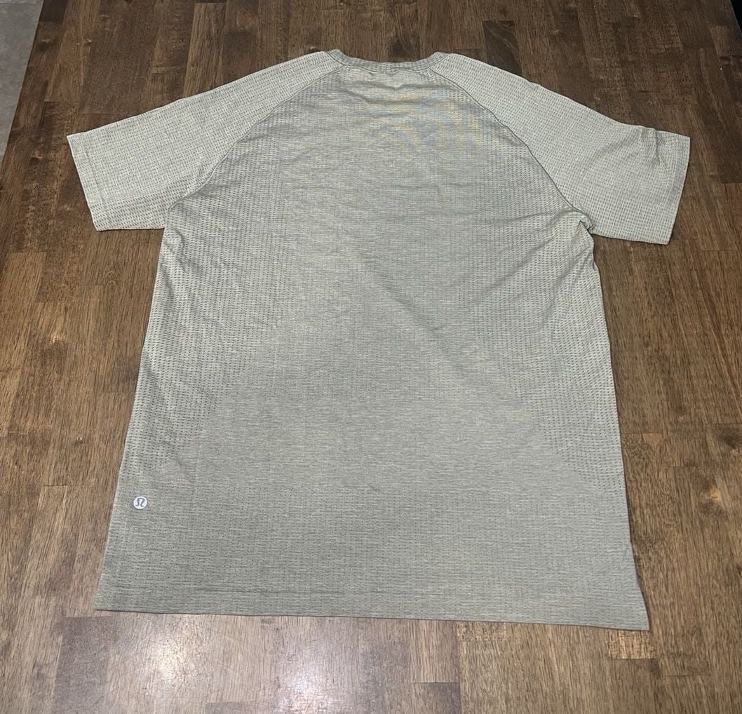 Lululemon Metal Vent Tech Short Sleeve Shirt Size L Green 2