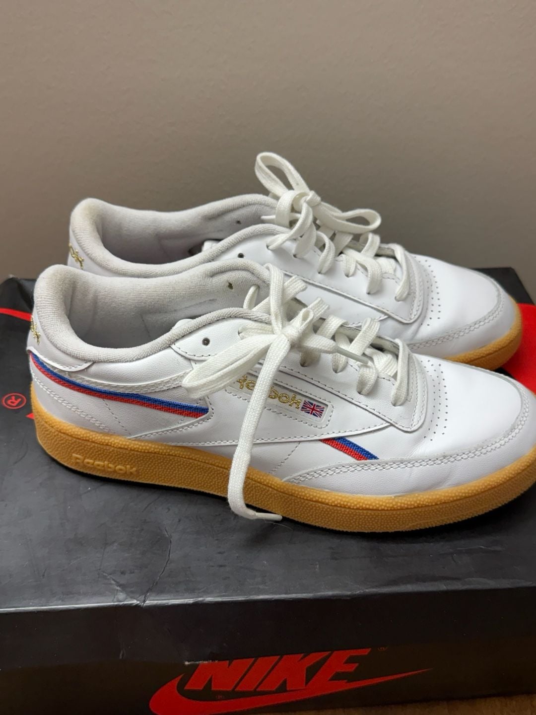 7.5M Reebok Classic International Flag White Gum Sneakers EGG6425 4