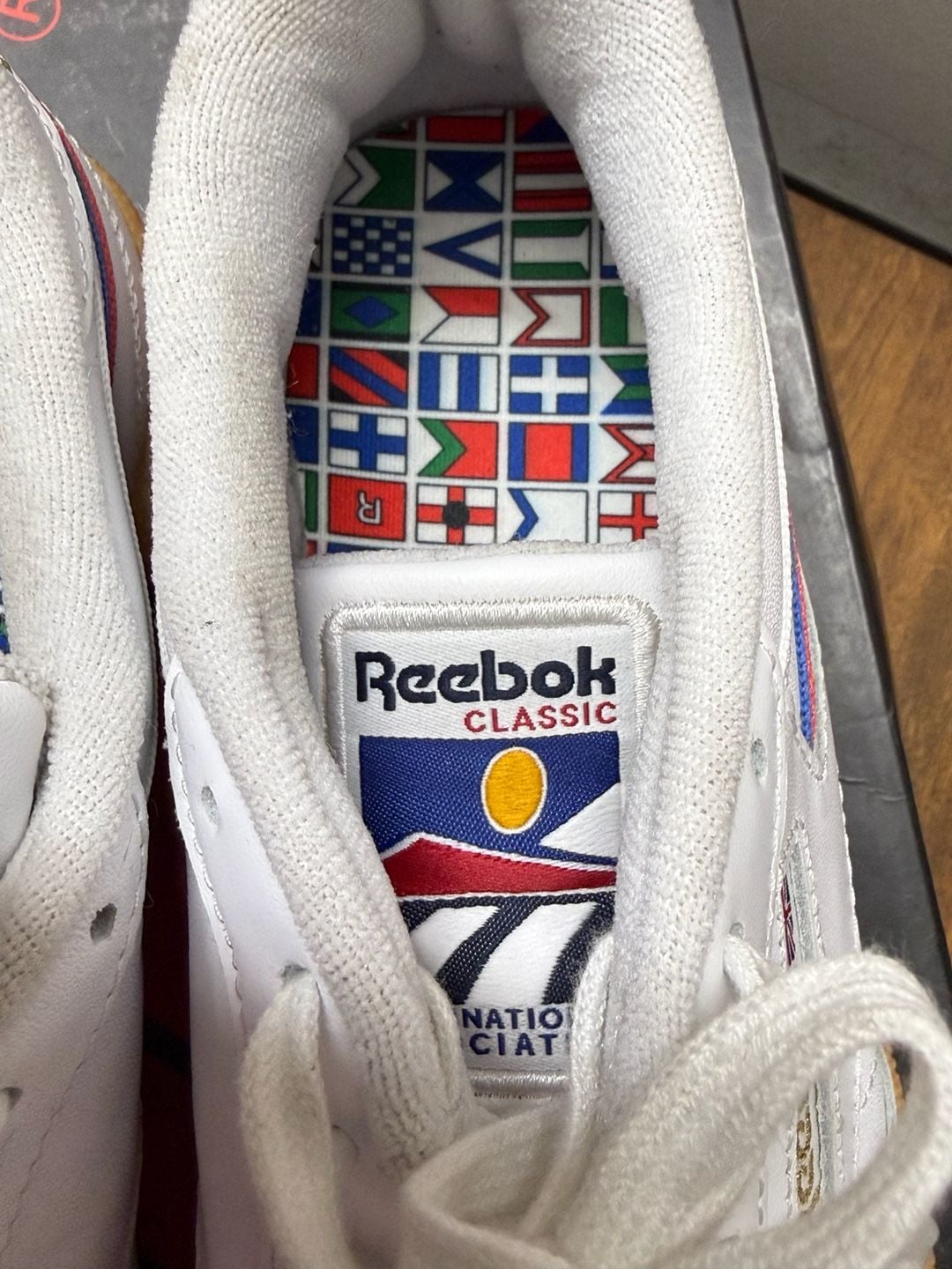 7.5M Reebok Classic International Flag White Gum Sneakers EGG6425 8