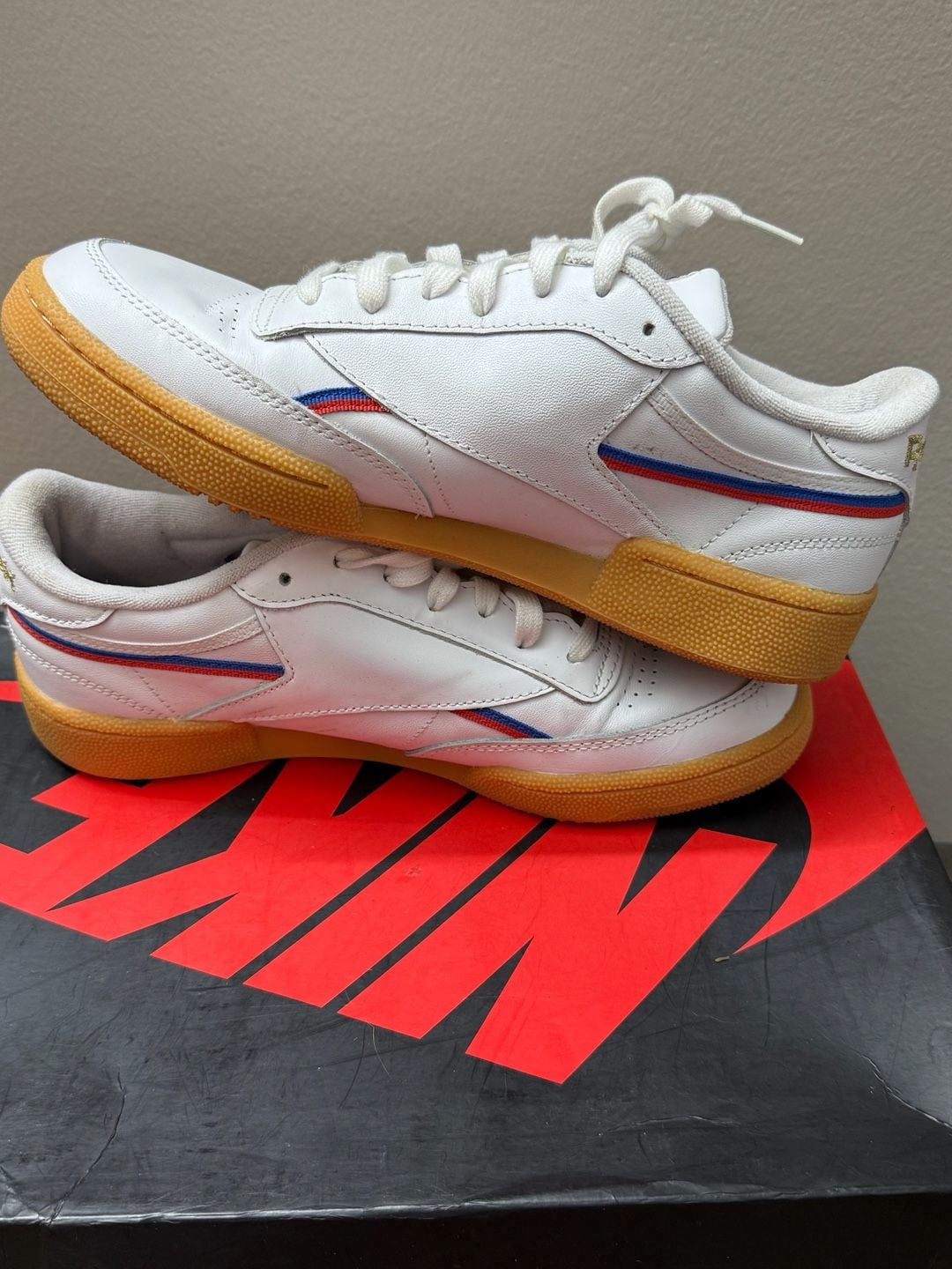 7.5M Reebok Classic International Flag White Gum Sneakers EGG6425 9