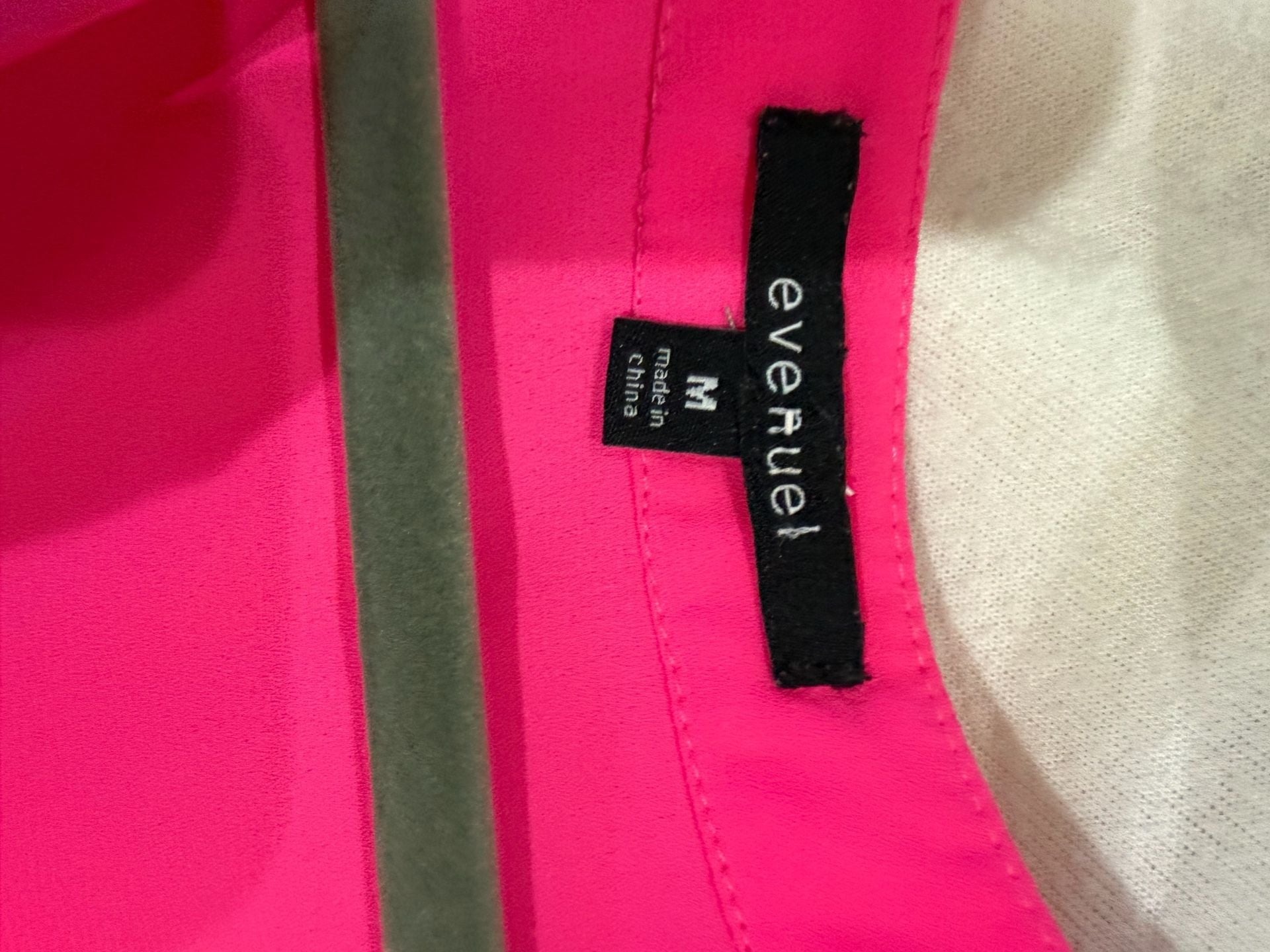 Everuel V-Neck Roll-Tab Sleeve Blouse Size M Hot Pink 3