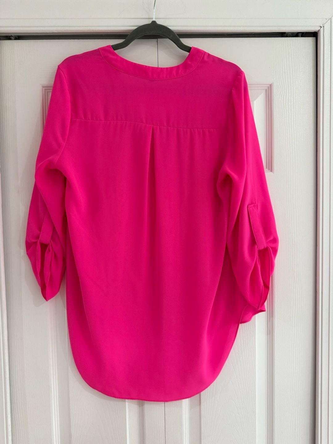Everuel V-Neck Roll-Tab Sleeve Blouse Size M Hot Pink 5