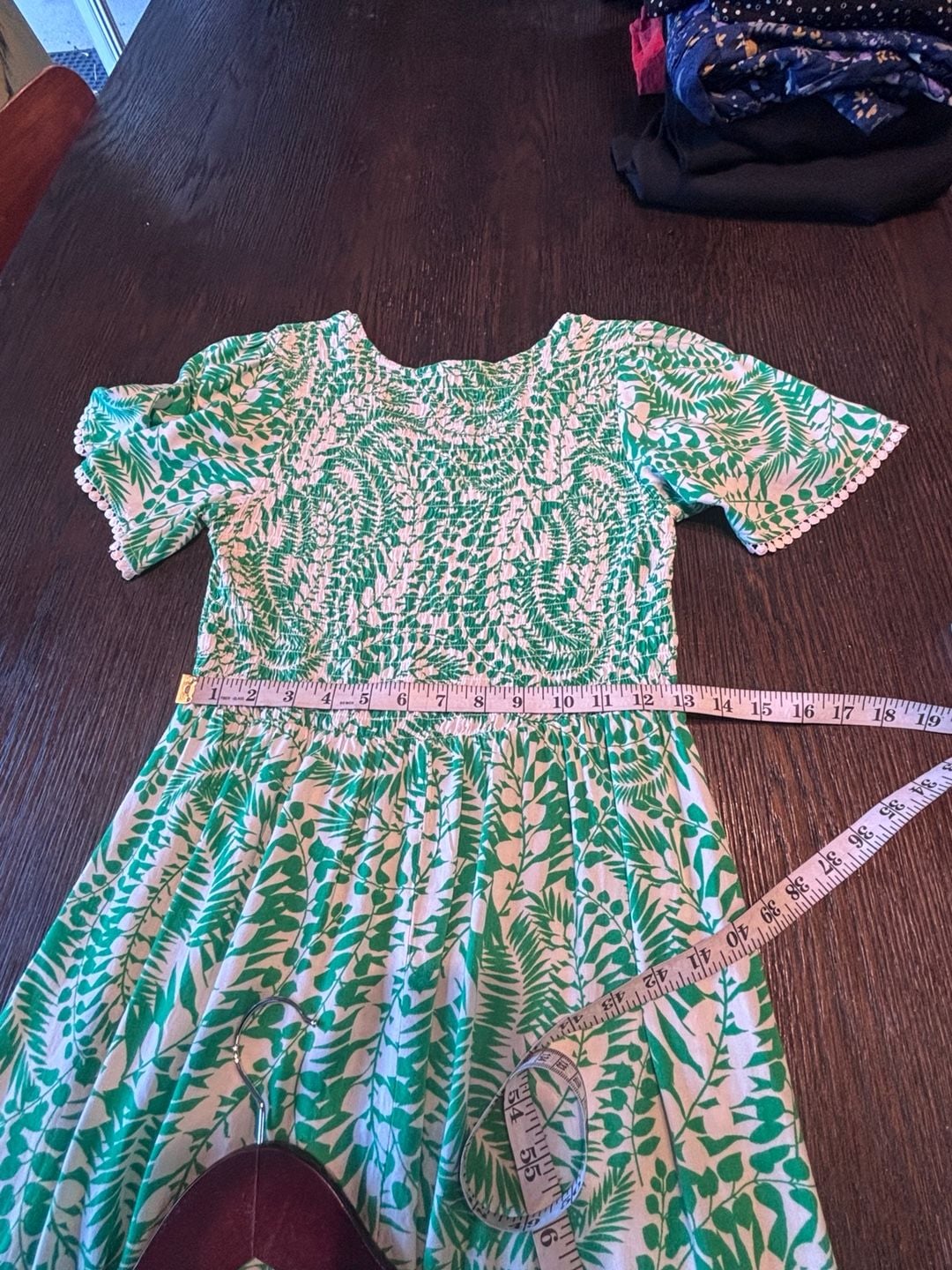 Luxology Green White Leaf Print Smocked Midi Dress 10