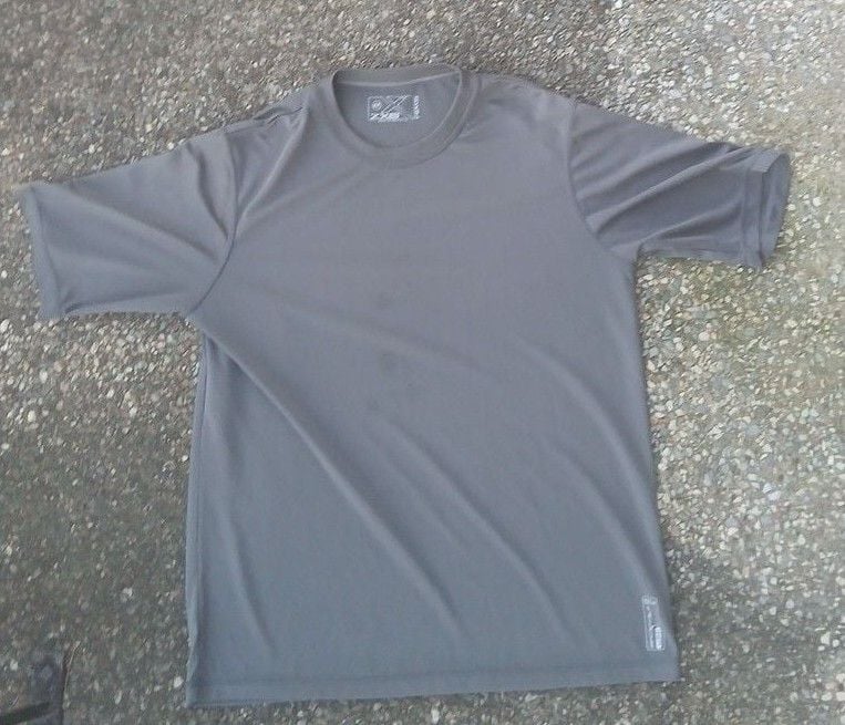 Zero Xposur Swim Shirt Size M Gray Activewear Tee 3