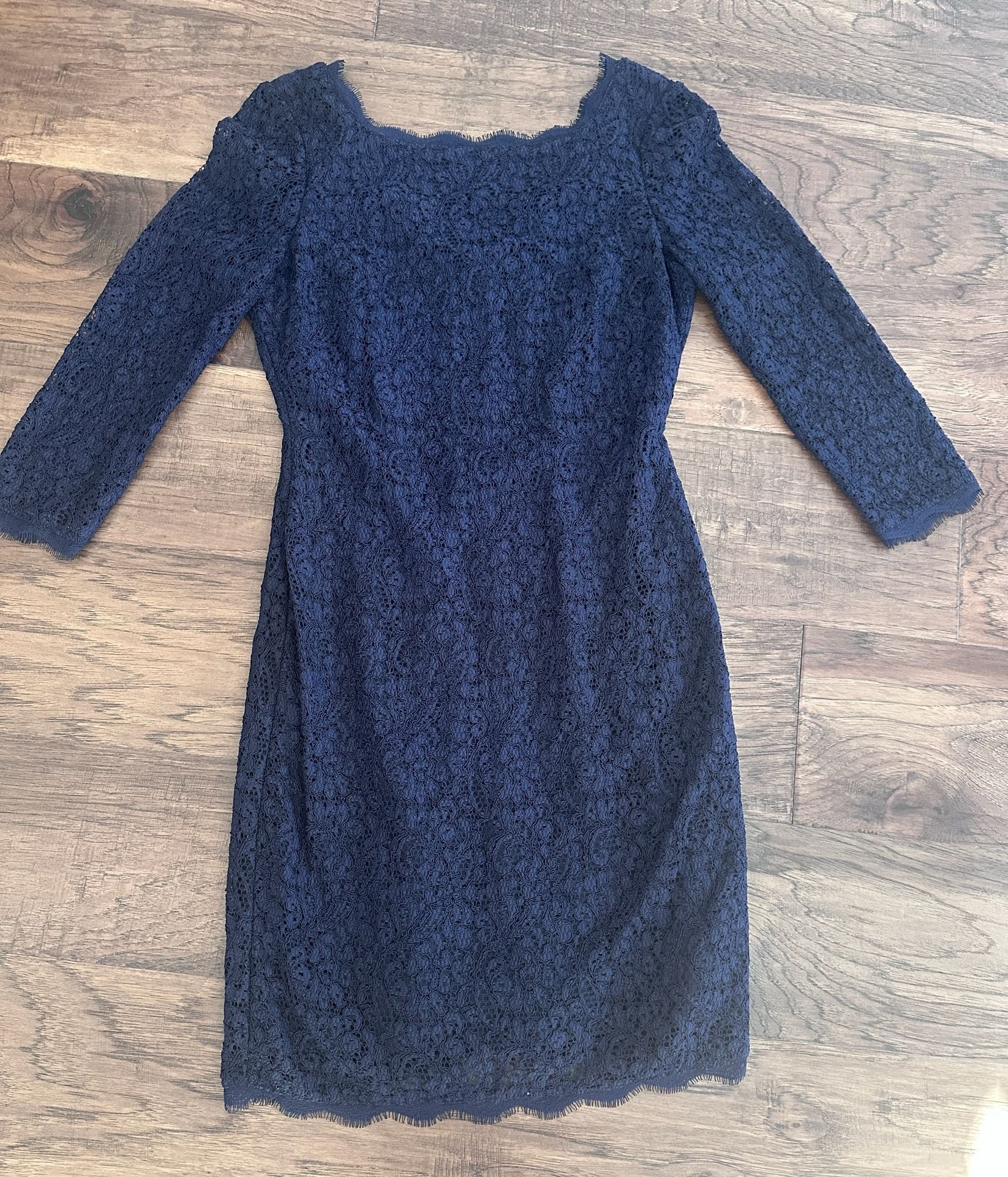Cache Dress Size 2 Blue Lace Sheath Scallop Hem Two-Way Zip 3