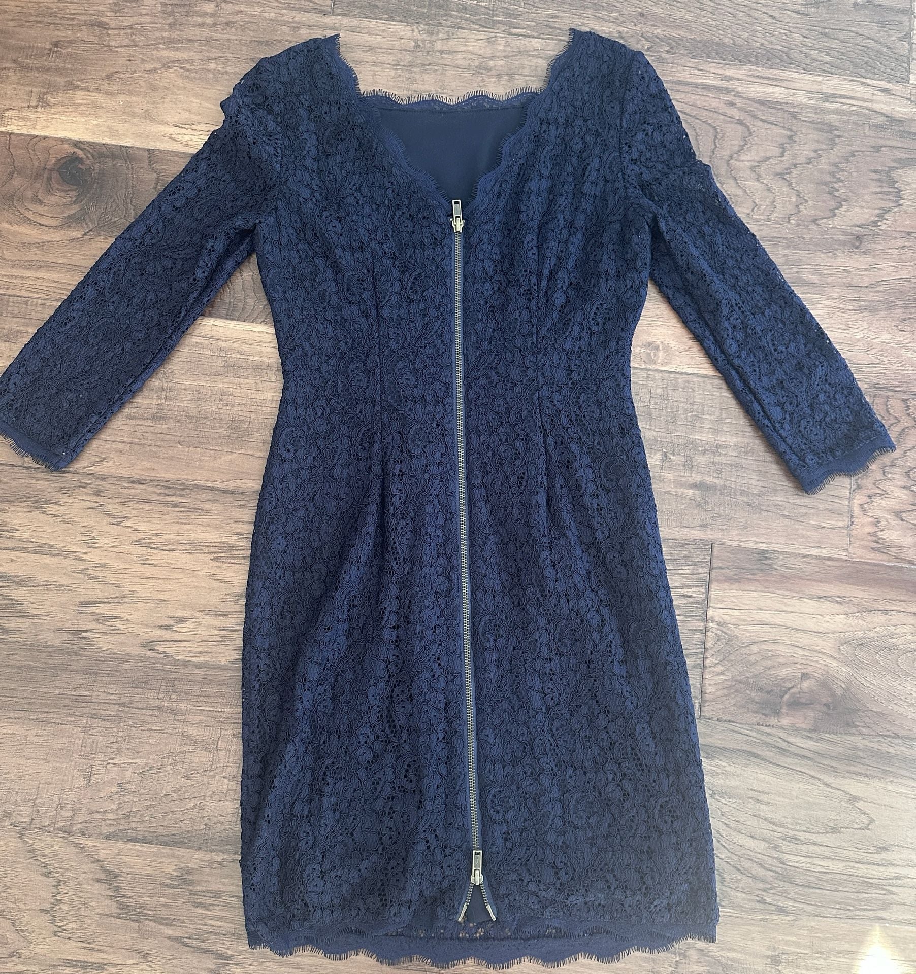 Cache Dress Size 2 Blue Lace Sheath Scallop Hem Two-Way Zip 7