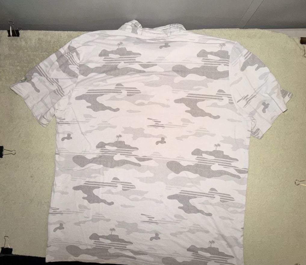 TravisMathew Skywind Polo Size XXL White Gray Camo Golf Shirt 8