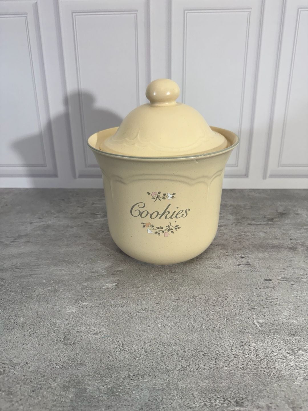 Pfaltzgraff Folk Art Cookie Jar Canister 2.25 QT 1
