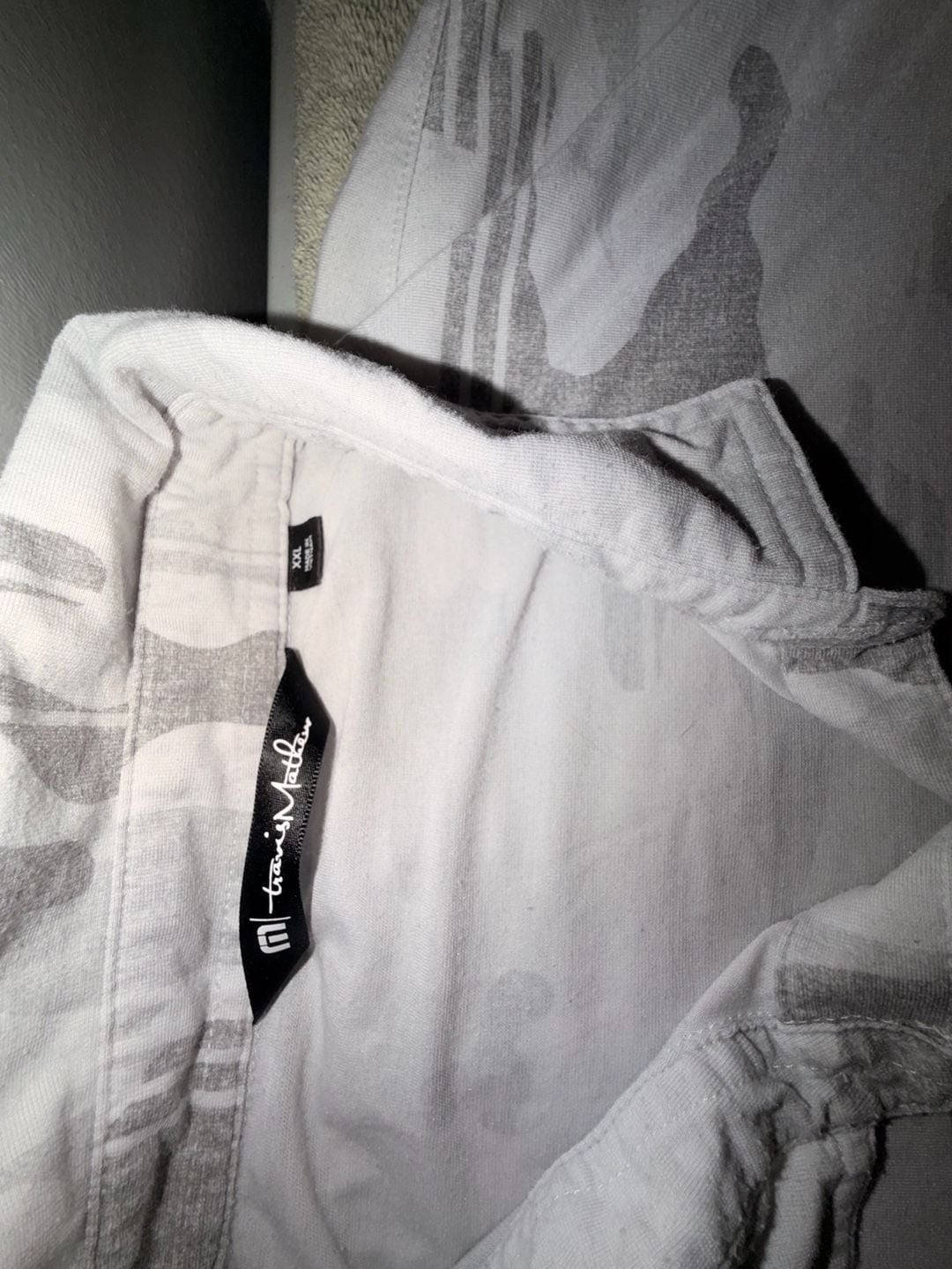 TravisMathew Skywind Polo Size XXL White Gray Camo Golf Shirt 4