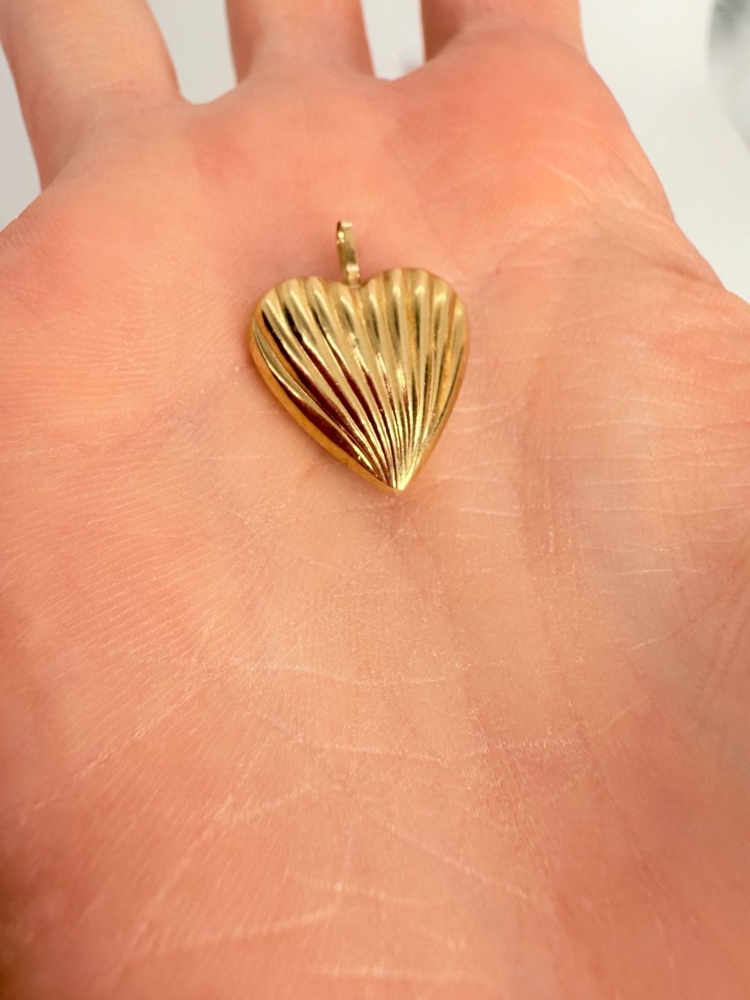 Timeless Vintage 14k Yellow Gold Heart Pendant! 4