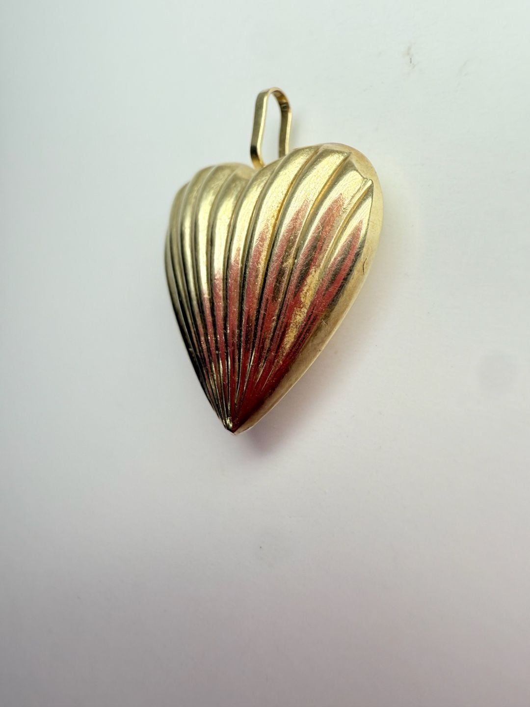 Timeless Vintage 14k Yellow Gold Heart Pendant! 5