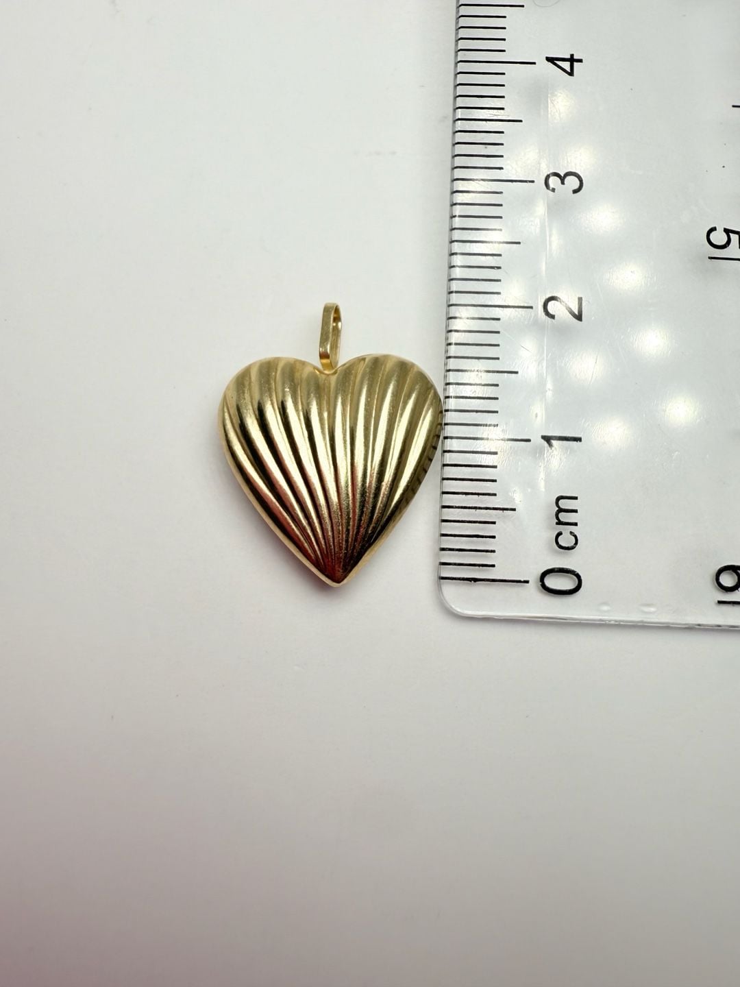 Timeless Vintage 14k Yellow Gold Heart Pendant! 9