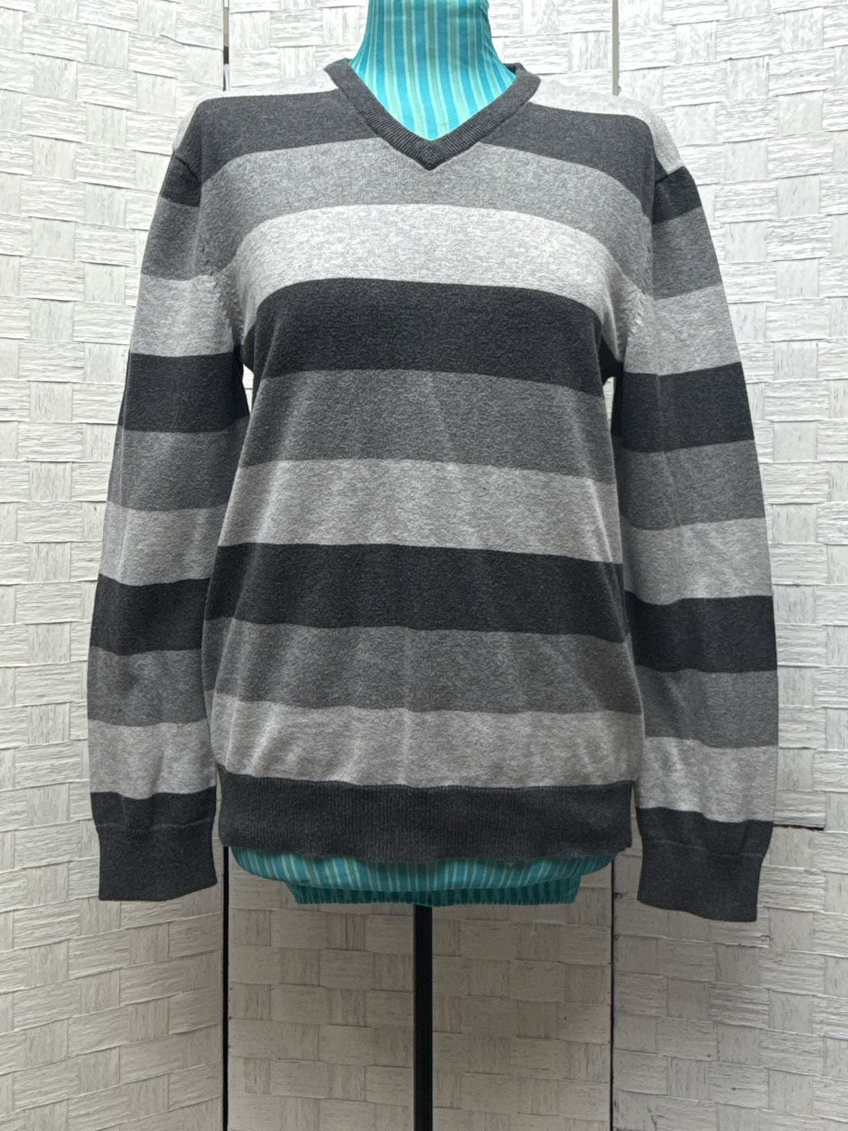Old Navy V-Neck Striped Sweater Size M Gray 2