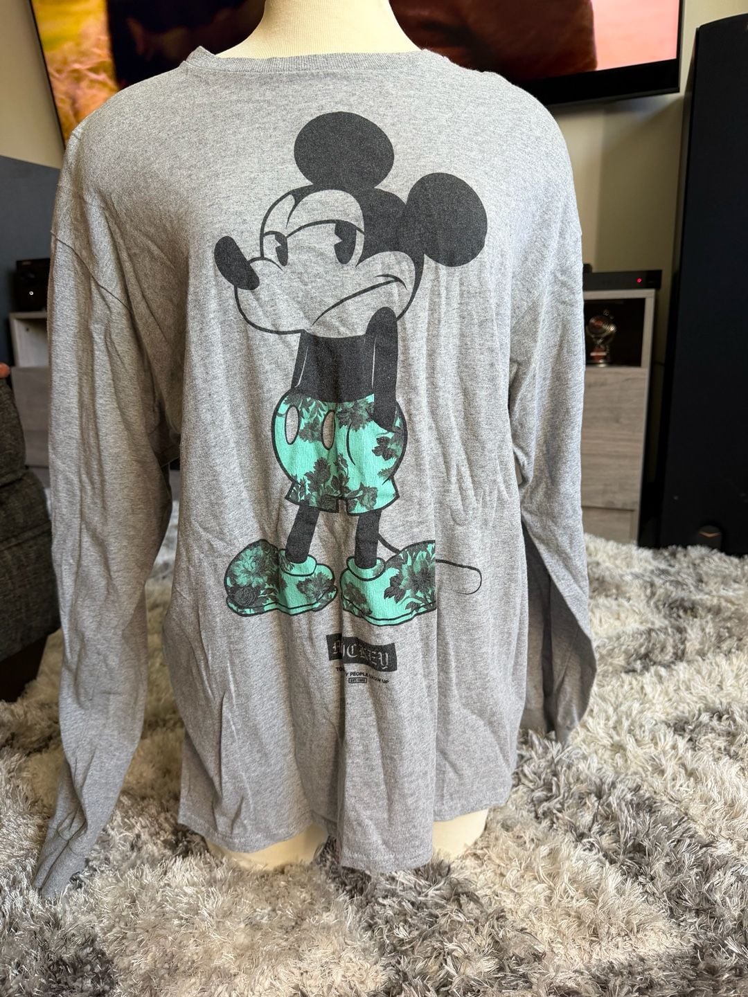 Disney x Neff Mickey Mouse Long Sleeve T-Shirt Size L Gray Graphic Tee 1