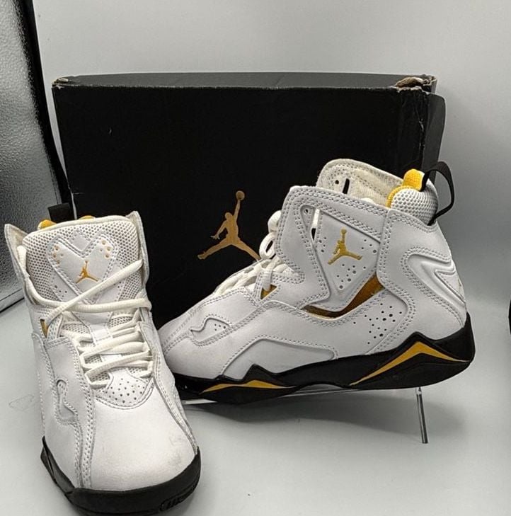 Jordan True Flight Size 4Y White Black Yellow Ochre 3