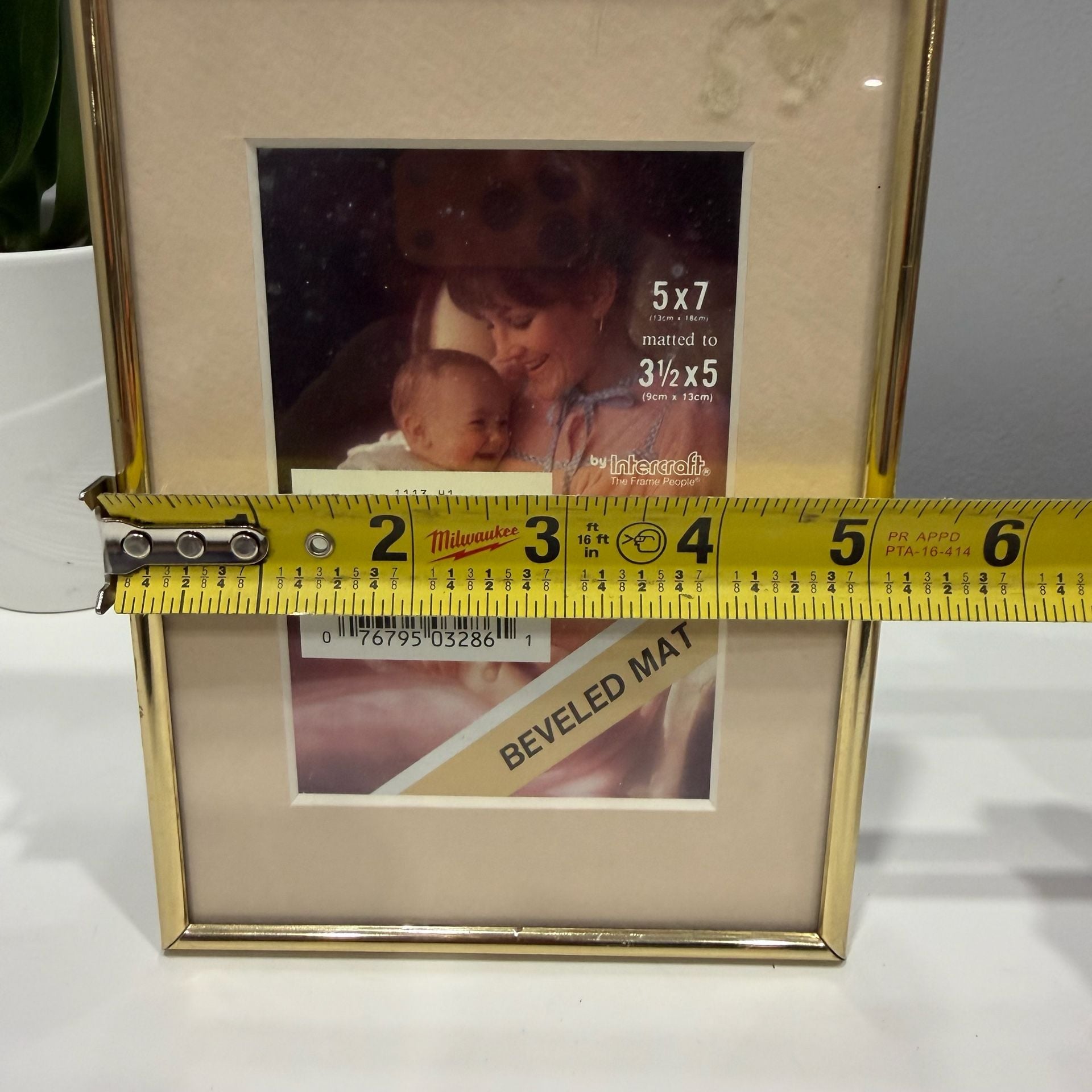 Intercraft Gold Picture Frame 5x7 Matted to 3.5x5 Beveled Mat 8