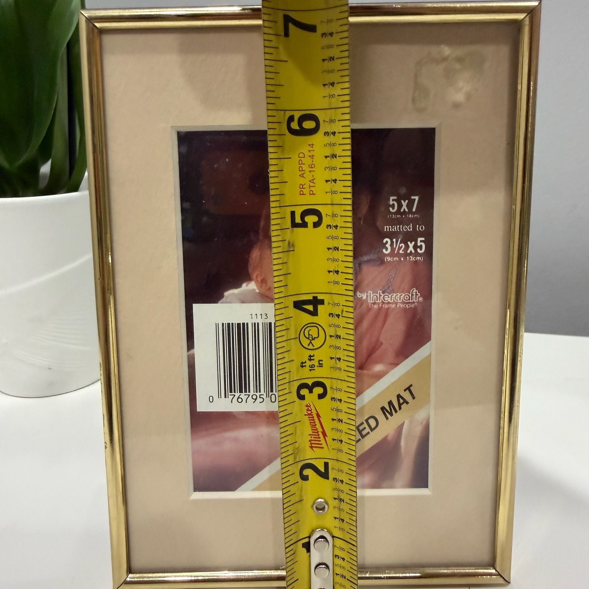 Intercraft Gold Picture Frame 5x7 Matted to 3.5x5 Beveled Mat 9