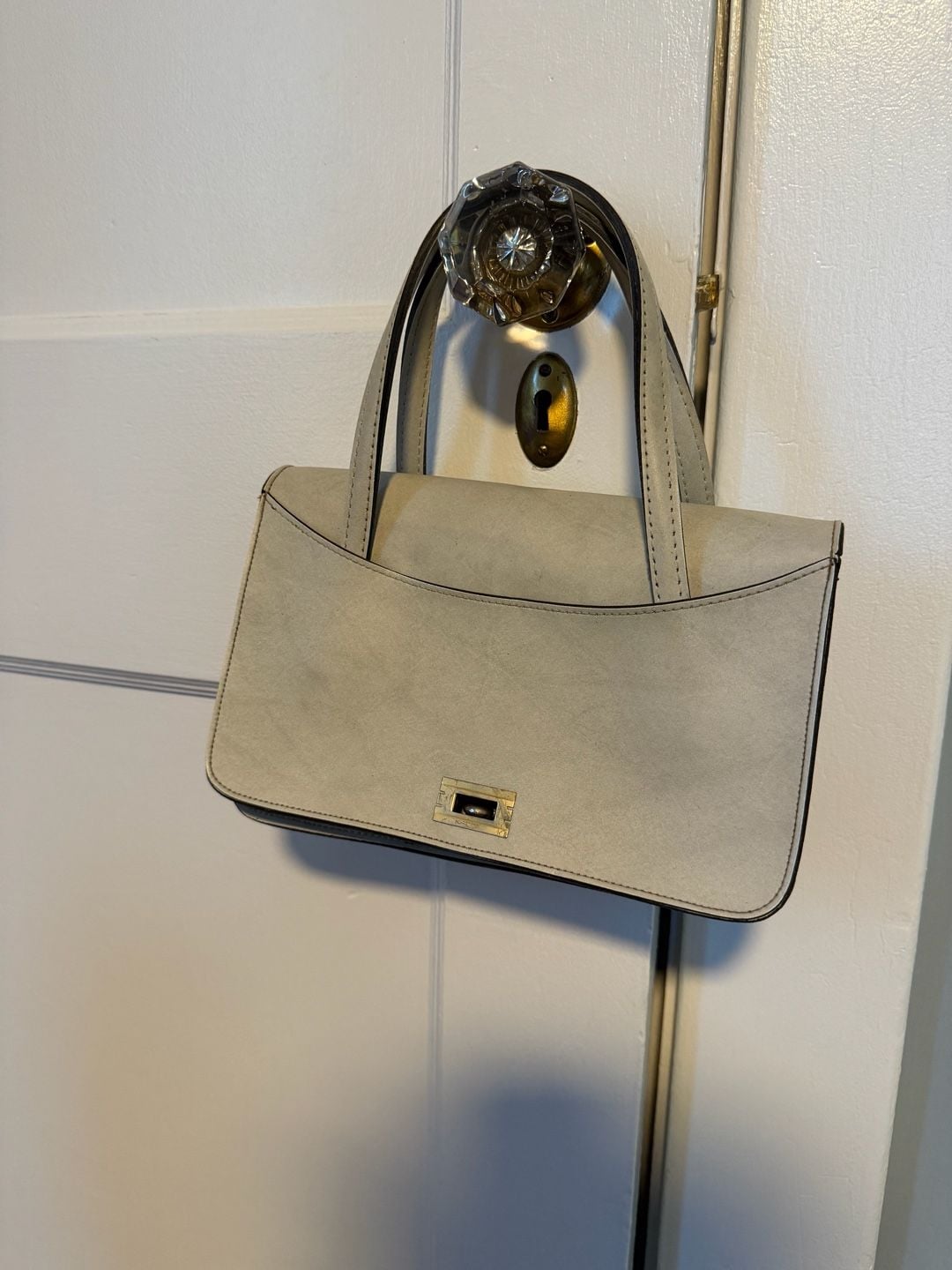 Vintage 1960s Leather Top-Handle Bag Off-White Twistlock Flap Purse 4