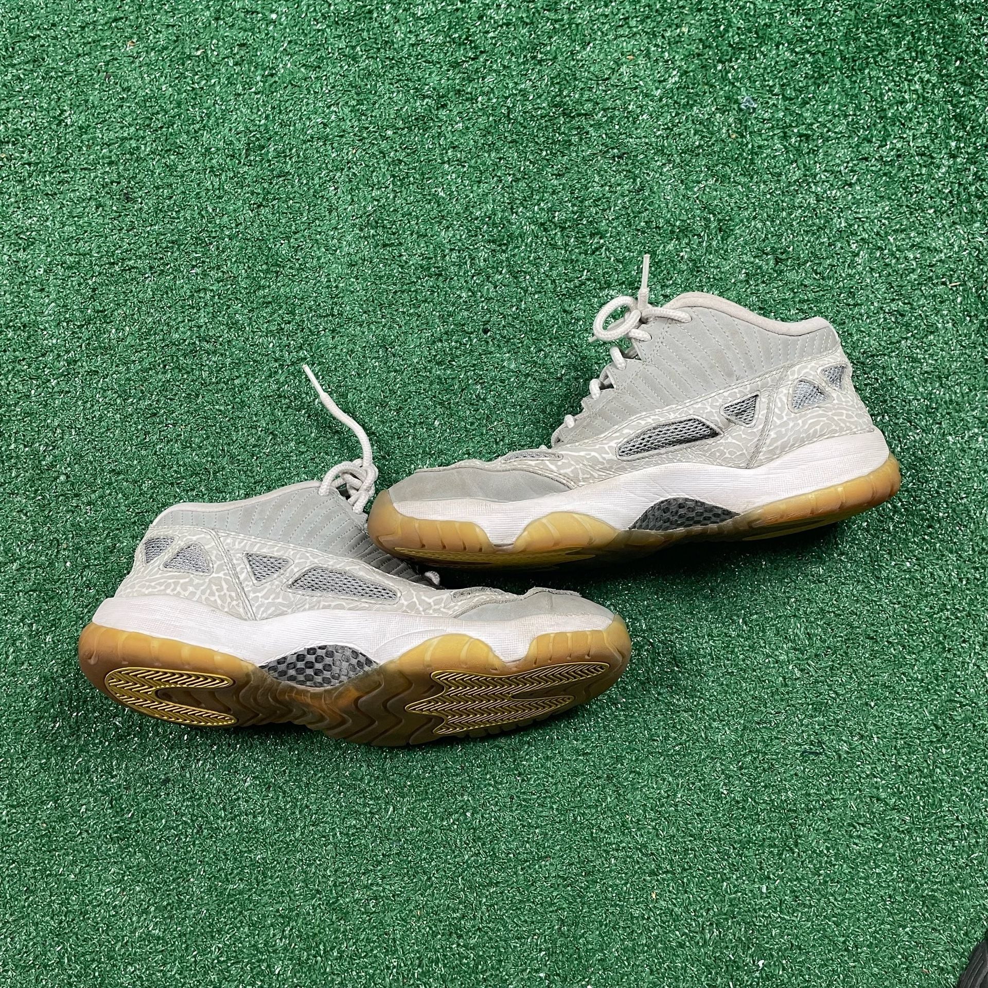 Jordan Air Jordan 11 Retro Low IE Size 11 Silver Zest White 3
