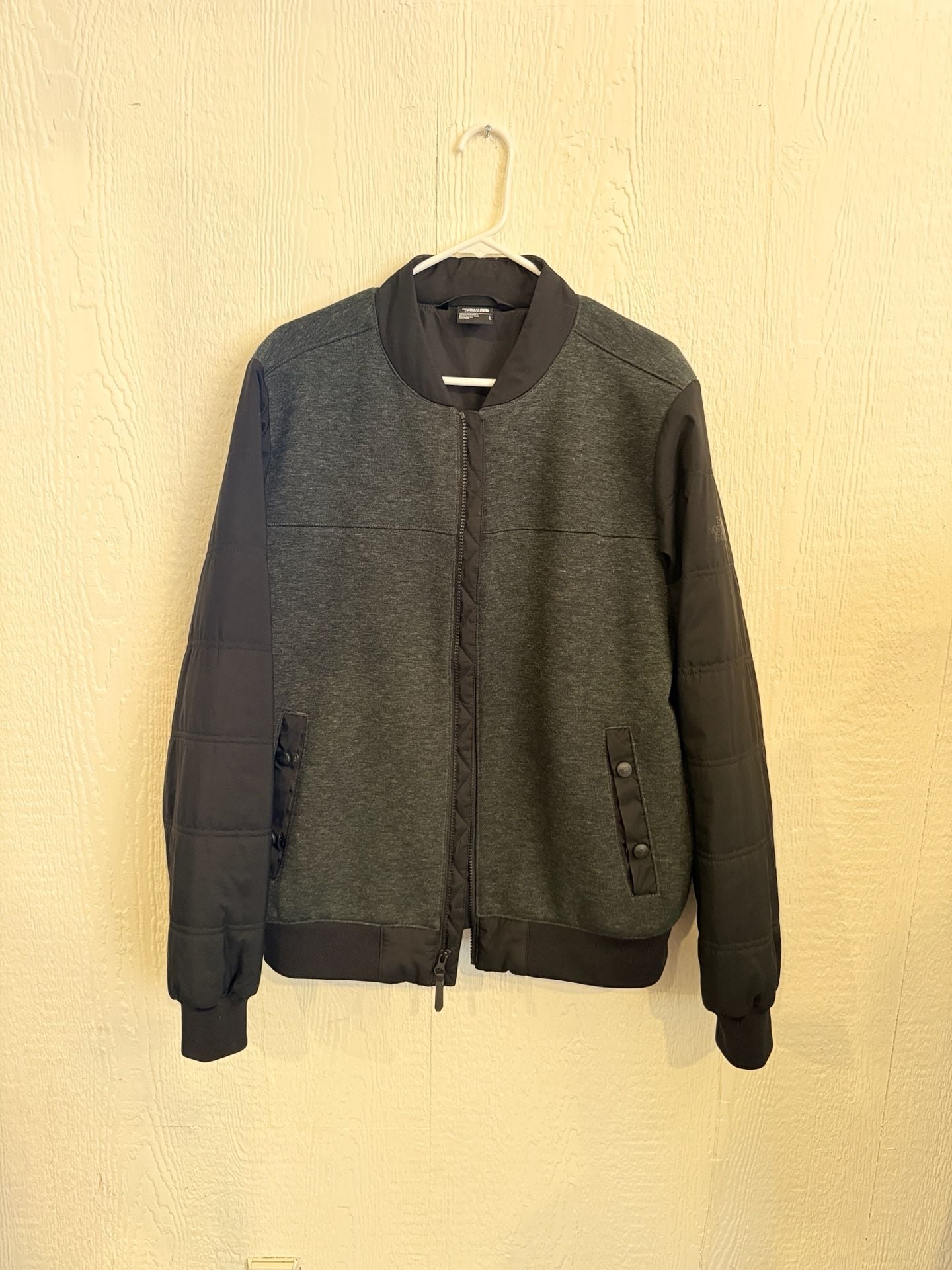 The North Face Bomber Jacket Size L Gray Black Quilted Sleeves 2