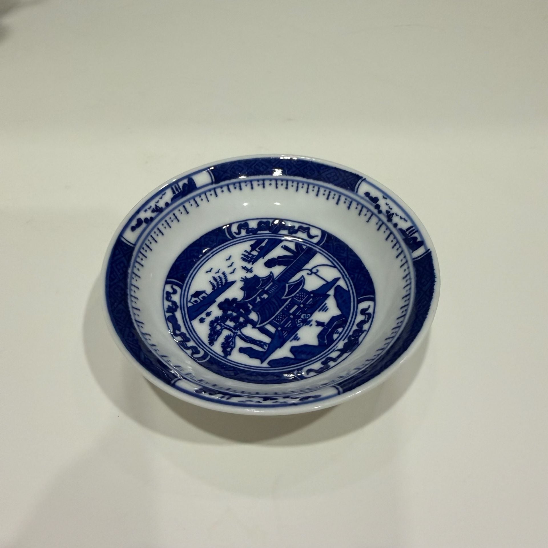 Chinese Blue and White Porcelain Willow Pattern Small Dish 4 Inch 1