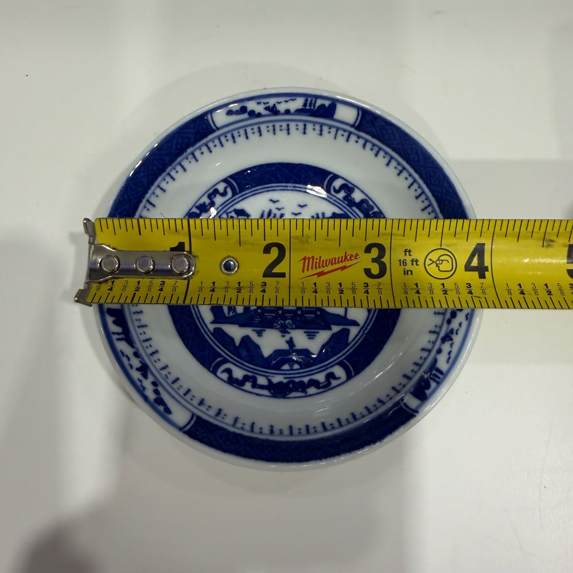 Chinese Blue and White Porcelain Willow Pattern Small Dish 4 Inch 4
