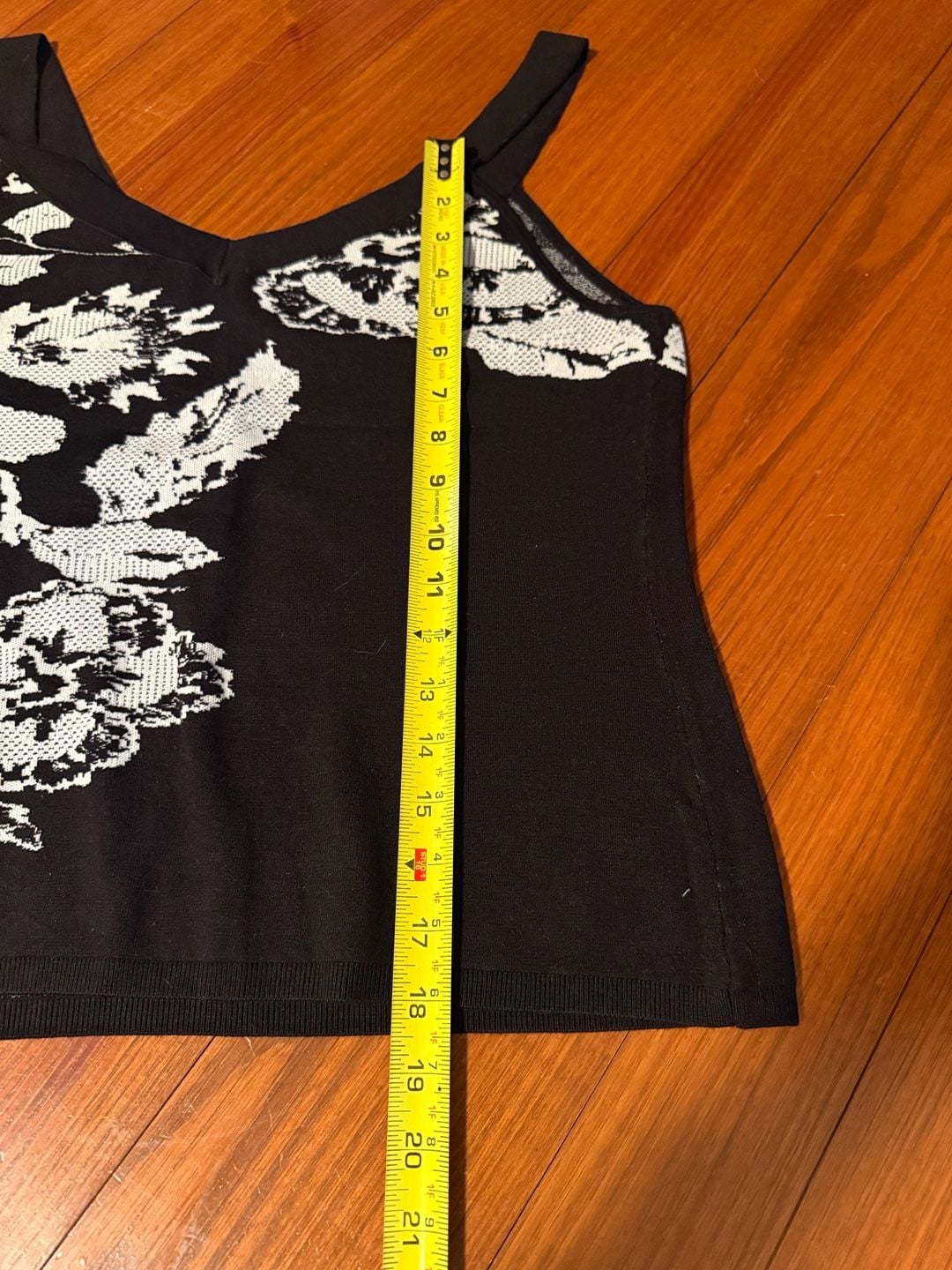 Knit Tops Lot of 2. Pink And Black Graphic Bundle 6