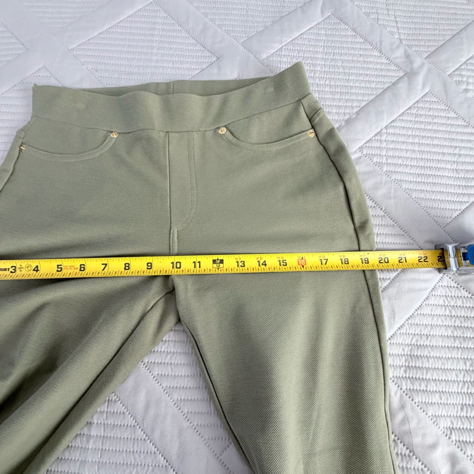 Women With Control Stretch Pull-On Ankle Pants Green M 6