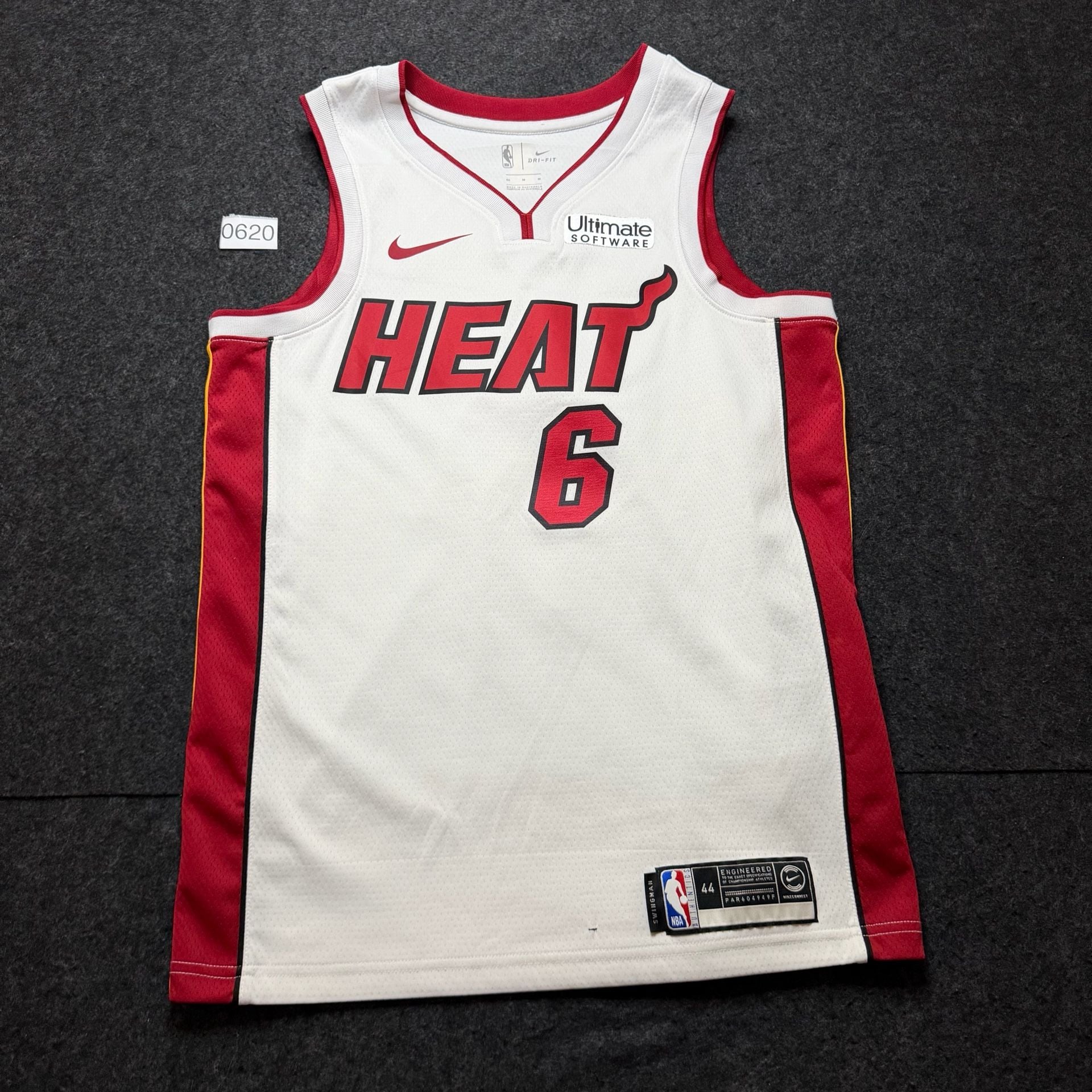 Nike Miami Heat LeBron James 6 Jersey Size 44 Medium White Swingman 2