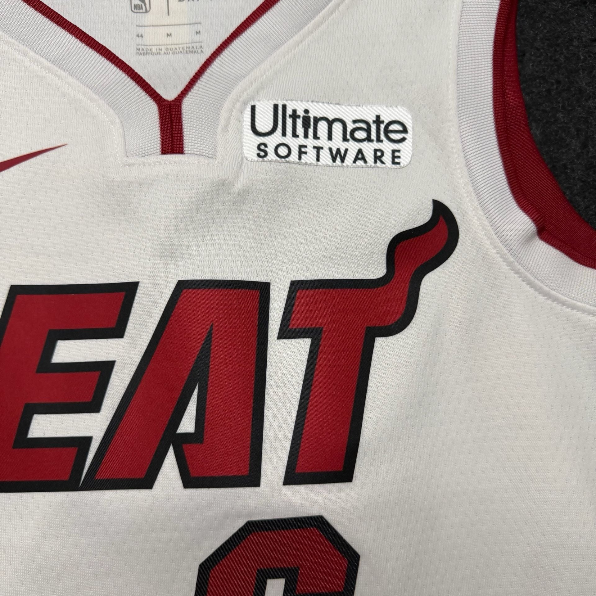Nike Miami Heat LeBron James 6 Jersey Size 44 Medium White Swingman 3