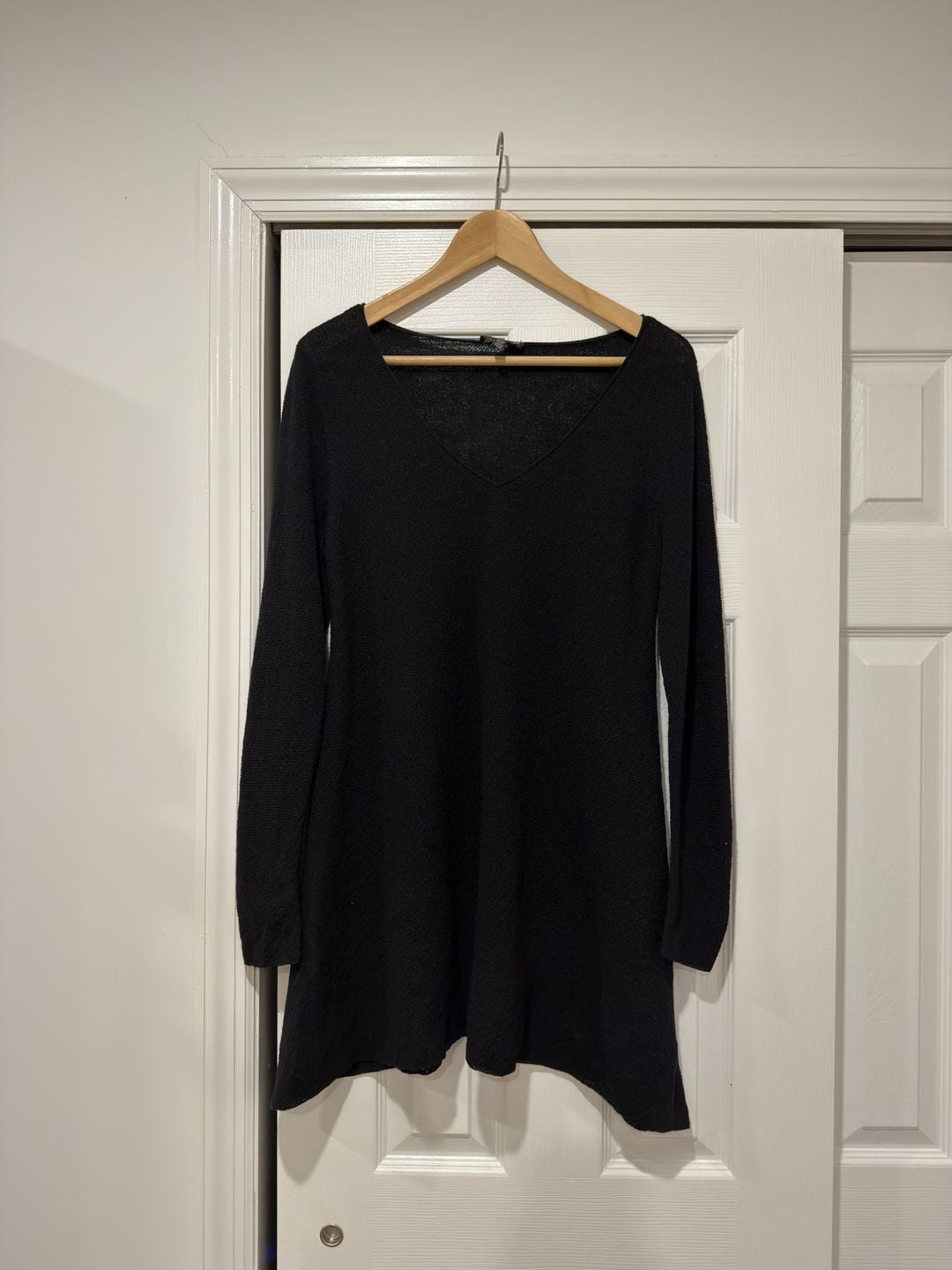 Eileen Fisher Wool Tunic Sweater Size XS Black V-Neck Asymmetrical Hem 2