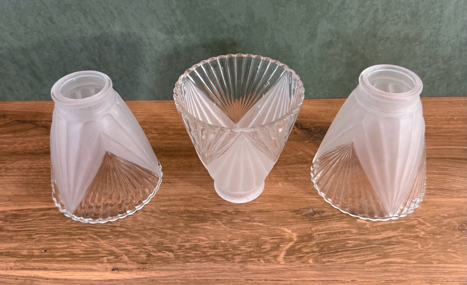 Art Deco Frosted Glass Lamp Shades Set of 3 2