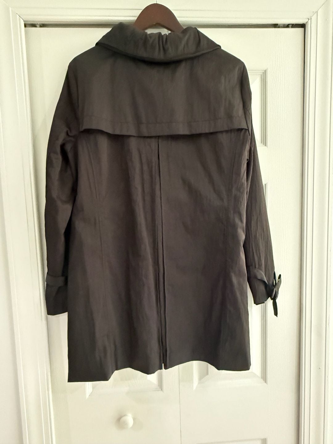 Karl Lagerfeld Paris Raincoat Size XL Black Bow Detail 6