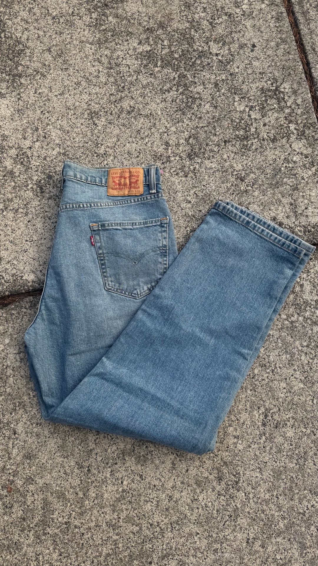 Levi's 550 Relaxed Fit Jeans 36x32 Light Wash Denim 2