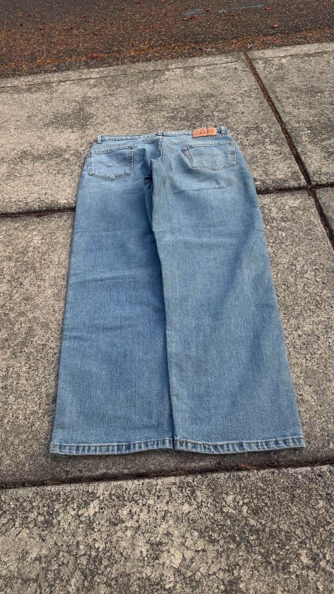 Levi's 550 Relaxed Fit Jeans 36x32 Light Wash Denim 3