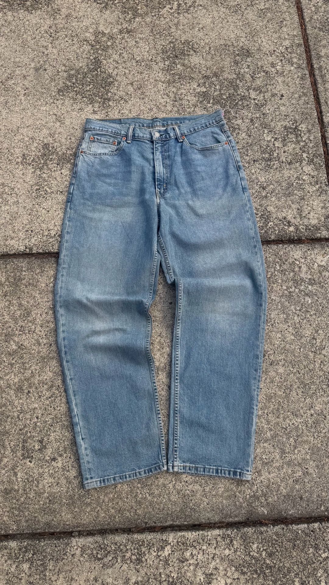 Levi's 550 Relaxed Fit Jeans 36x32 Light Wash Denim 4