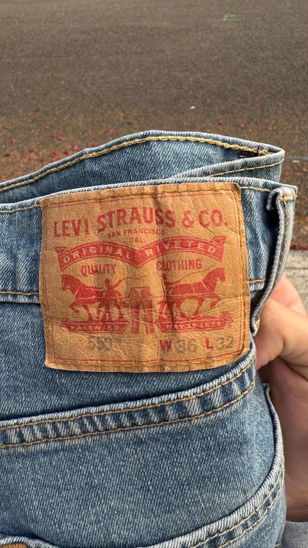 Levi's 550 Relaxed Fit Jeans 36x32 Light Wash Denim 7