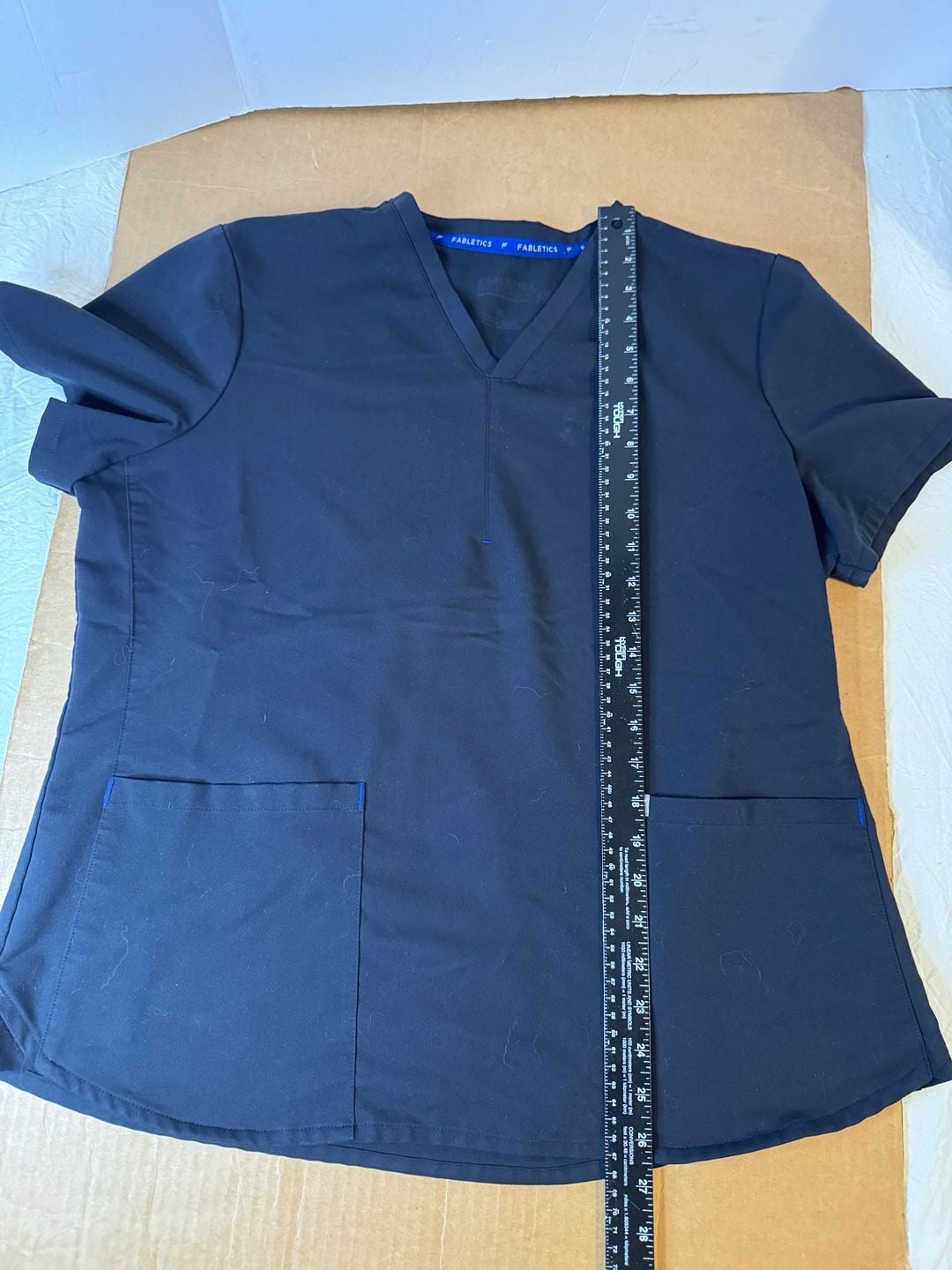 Fabletics Mode Scrub Top Size XL Black V-Neck Short Sleeve 5