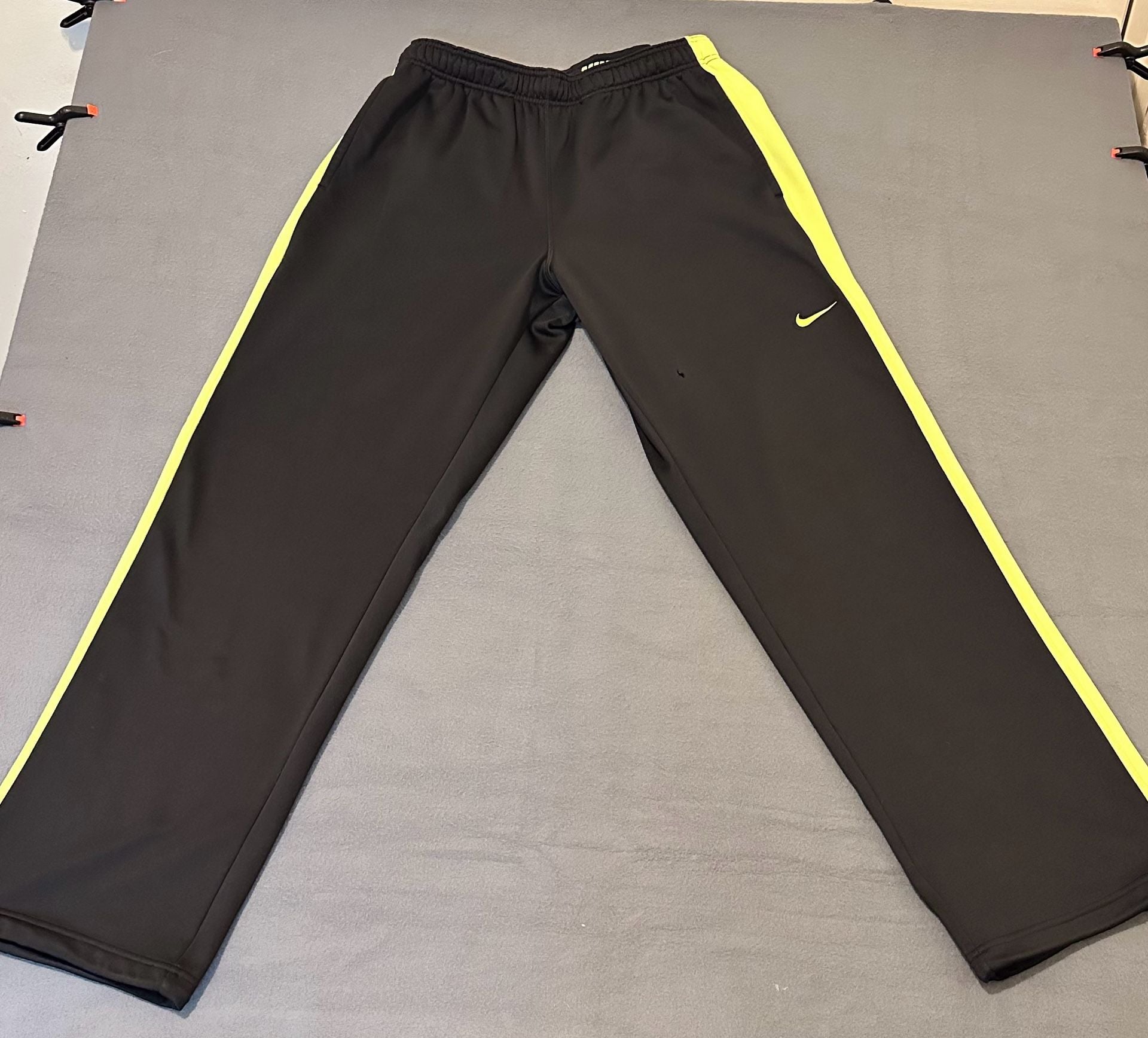 Nike Therma-Fit Pants Size L Black Yellow Athletic Sweatpants 2
